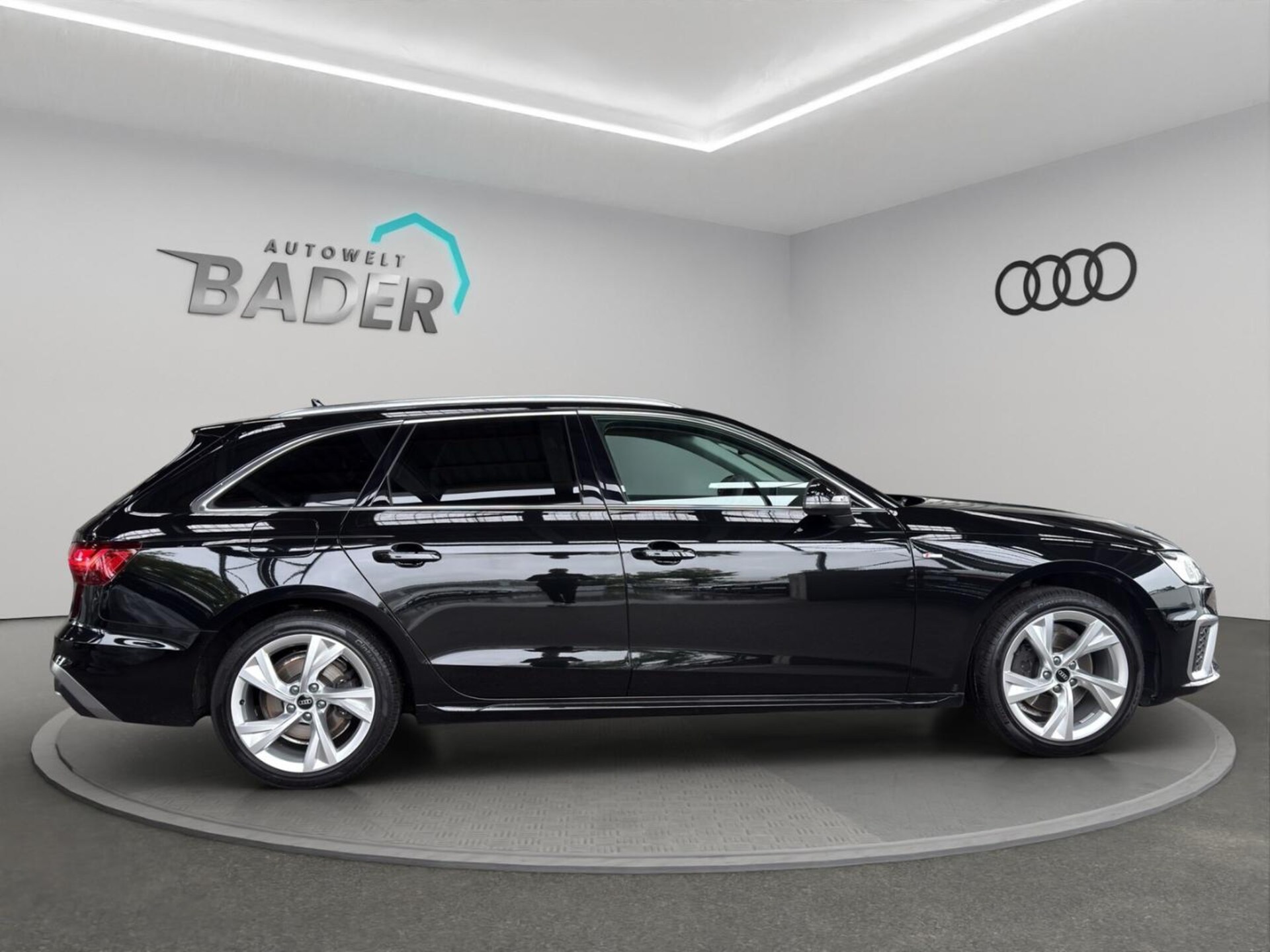 Audi A4 Avant S line