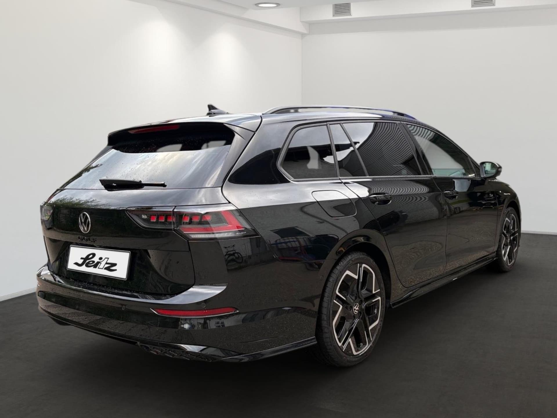 Volkswagen Golf Variant R-Line