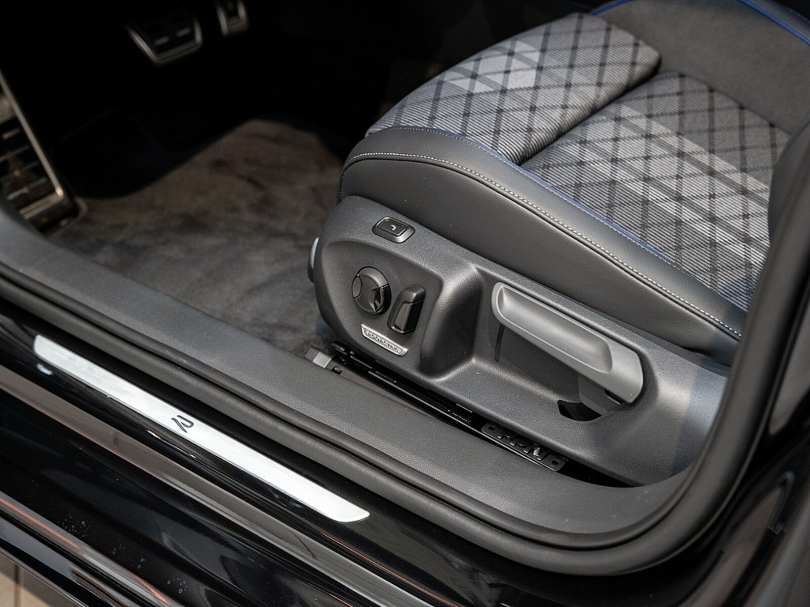 Volkswagen Passat – Bild 14