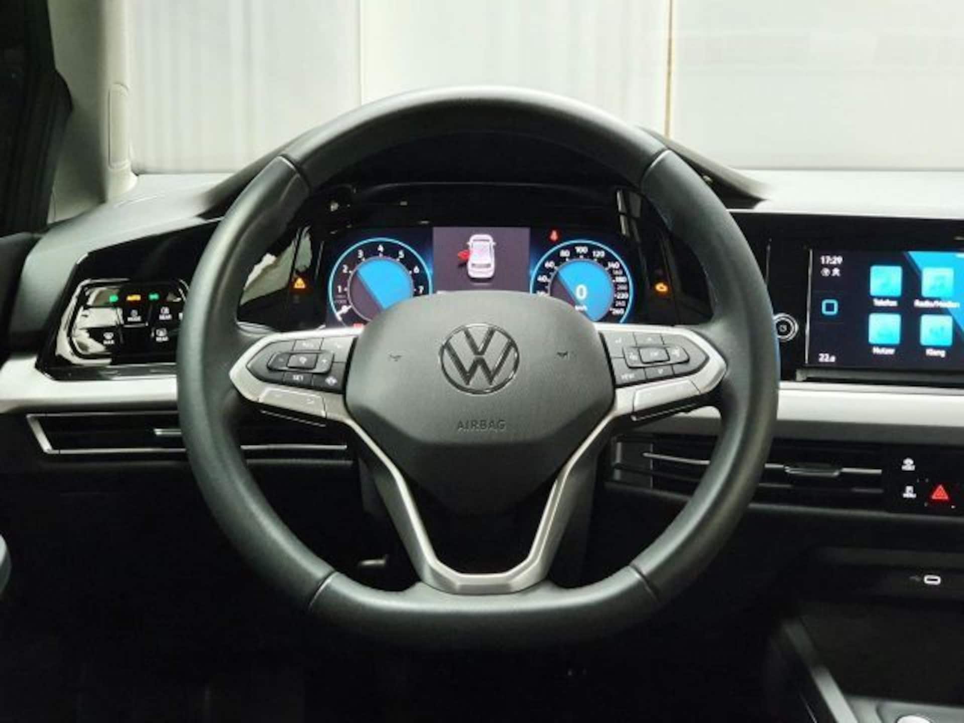 Volkswagen Golf Life