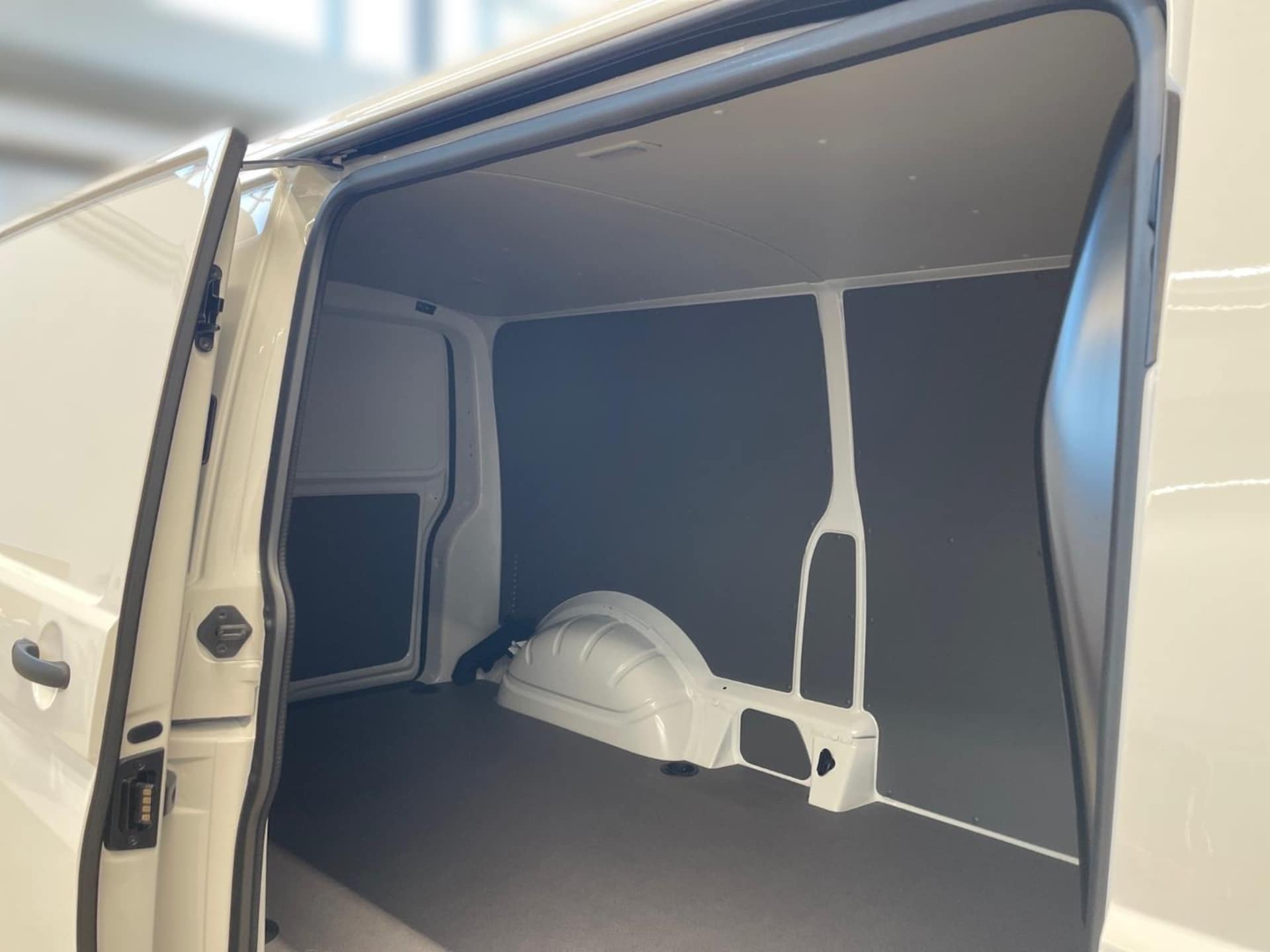 Volkswagen T6.1 Transporter Kasten langer Radstand