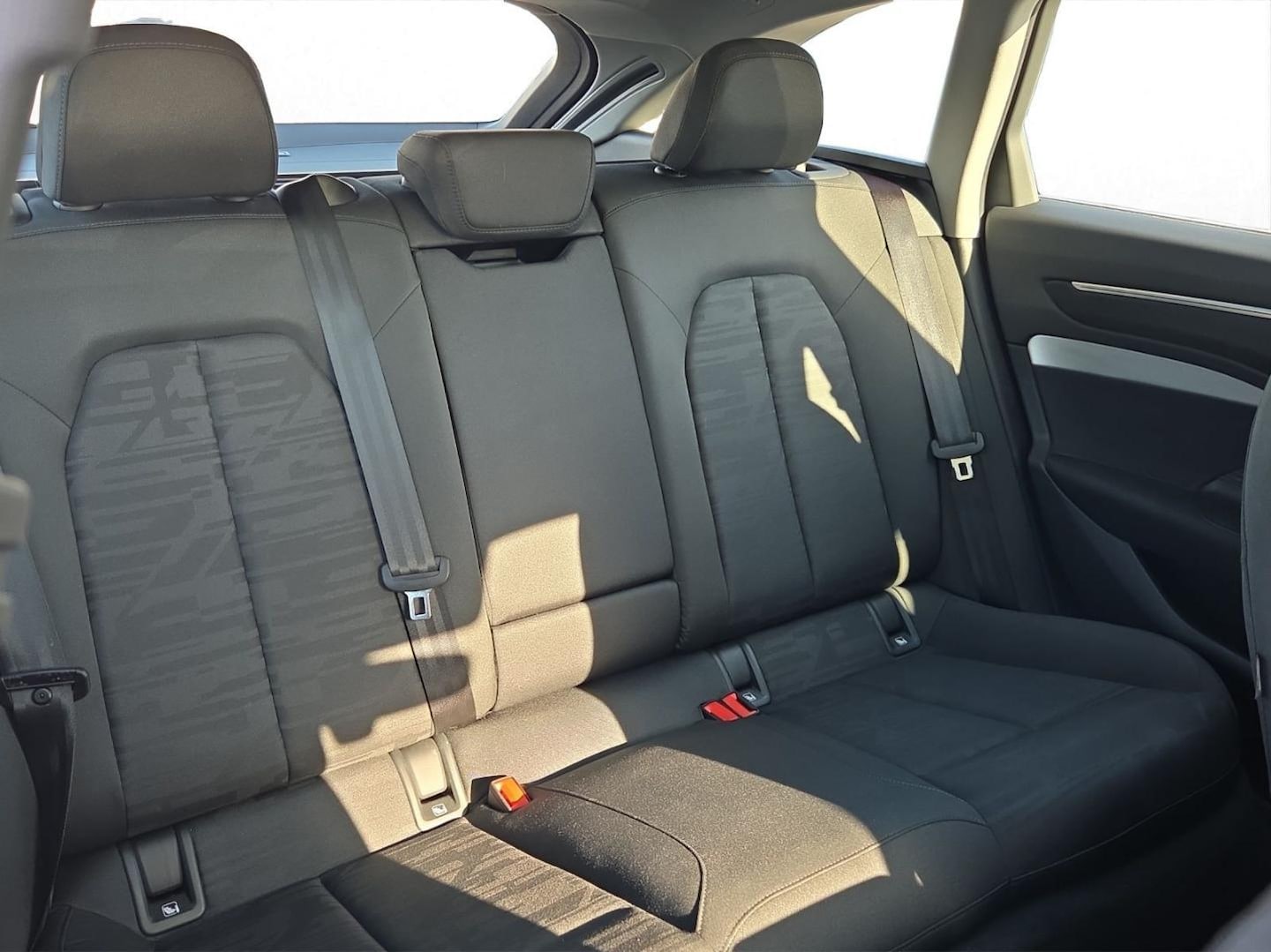 Bild über Audi A6 Avant TDI quattro 150 kW S tronic - für weitere Informationen kontaktieren Sie den Audi Partner