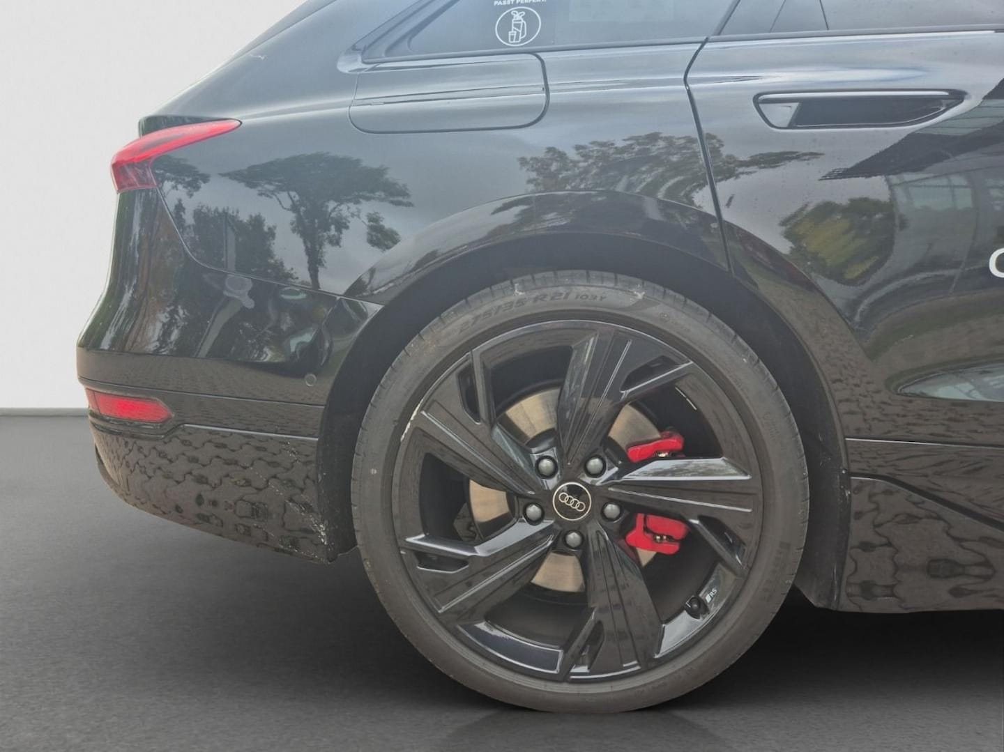 Bild über Audi S6 Avant e-tron e-tron quattro - für weitere Informationen kontaktieren Sie den Audi Partner