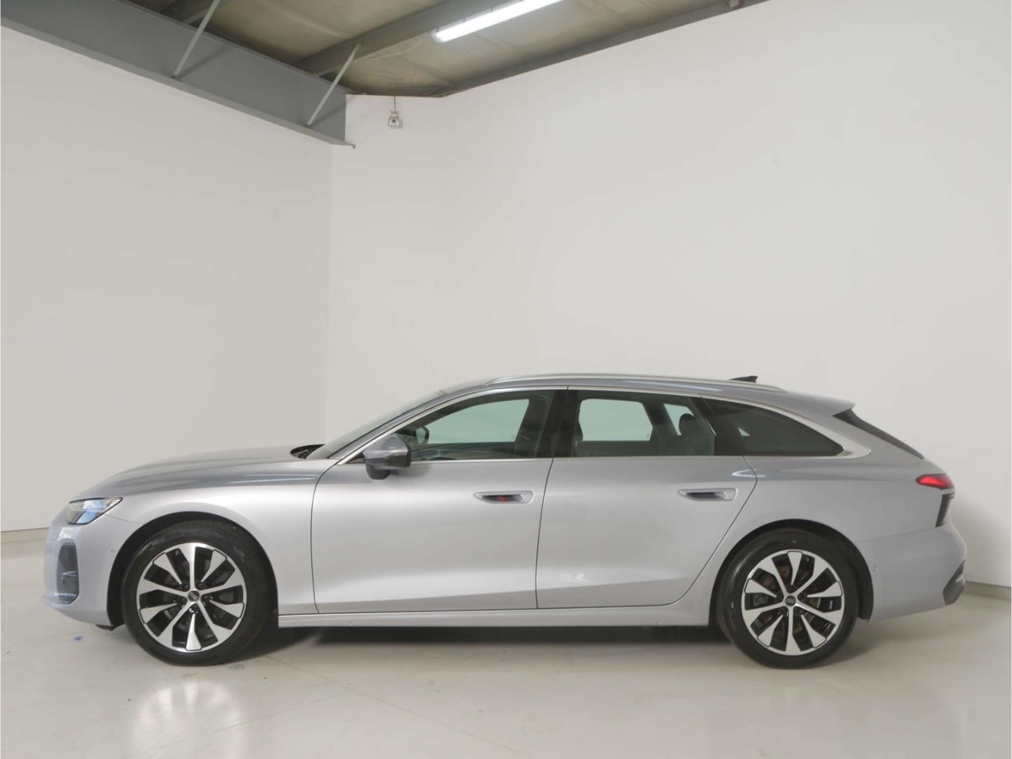 Bild über Audi A6 Avant TFSI 150 kW S tronic - für weitere Informationen kontaktieren Sie den Audi Partner