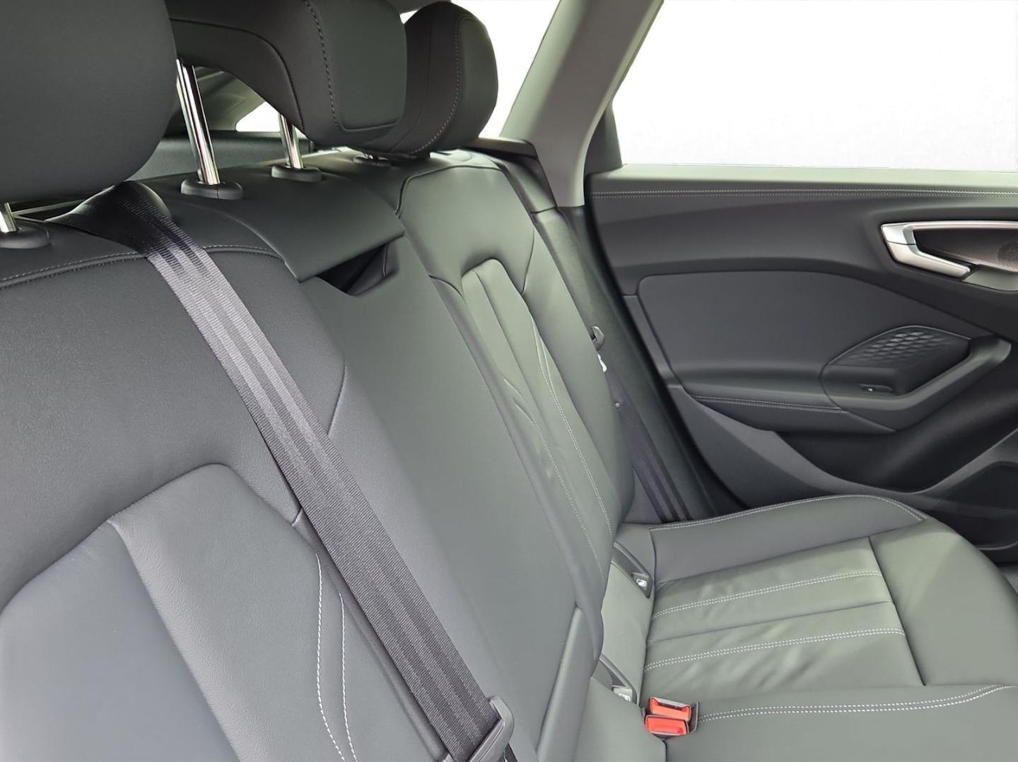 Bild über Audi A5 Avant TDI 150 kW S tronic - für weitere Informationen kontaktieren Sie den Audi Partner