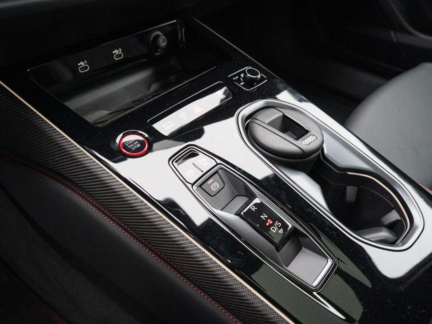 Bild über Audi A6 Avant e-hybrid e-hybrid quattro 270 kW S tronic - für weitere Informationen kontaktieren Sie den Audi Partner