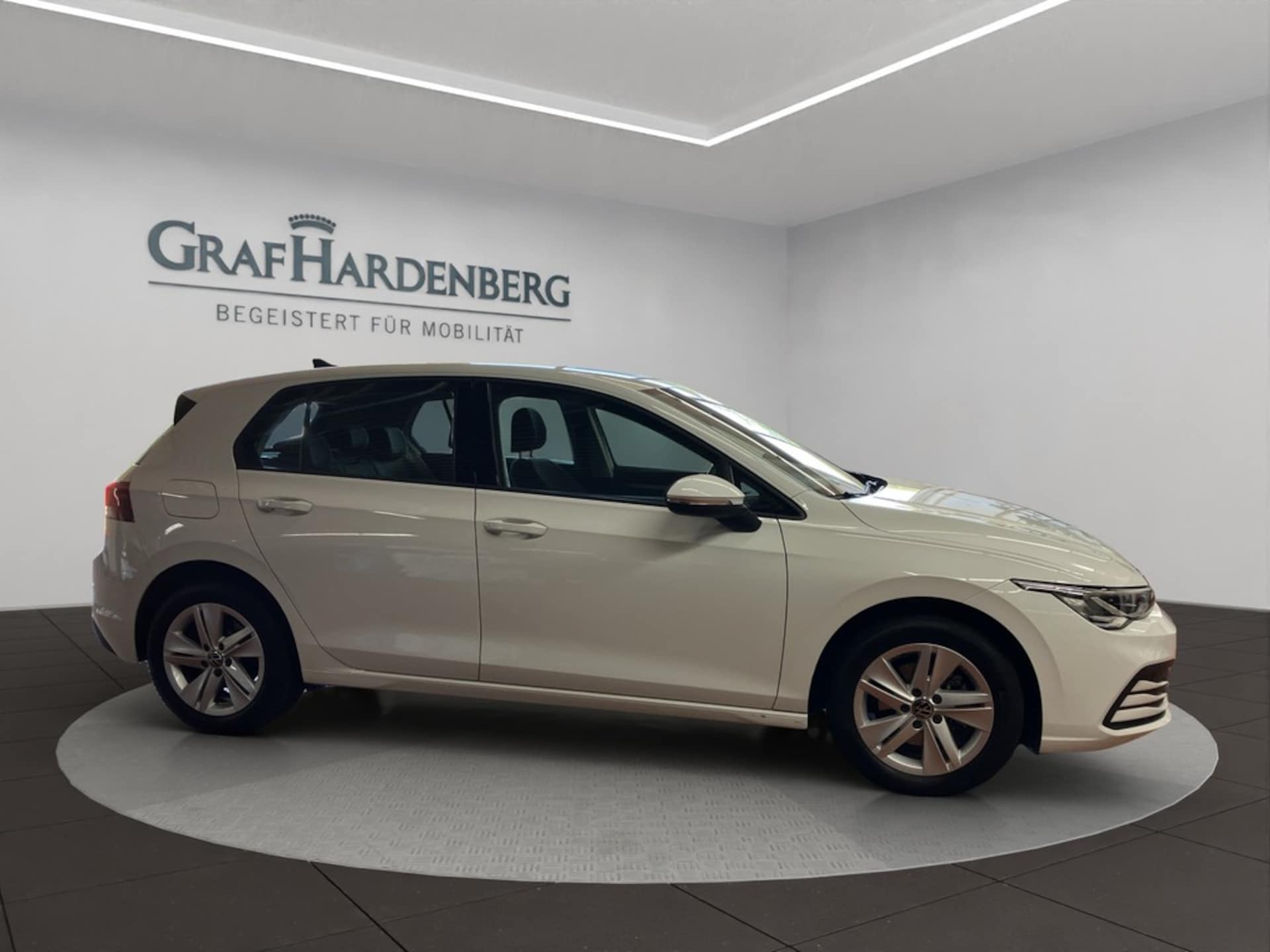 Volkswagen Golf Life
