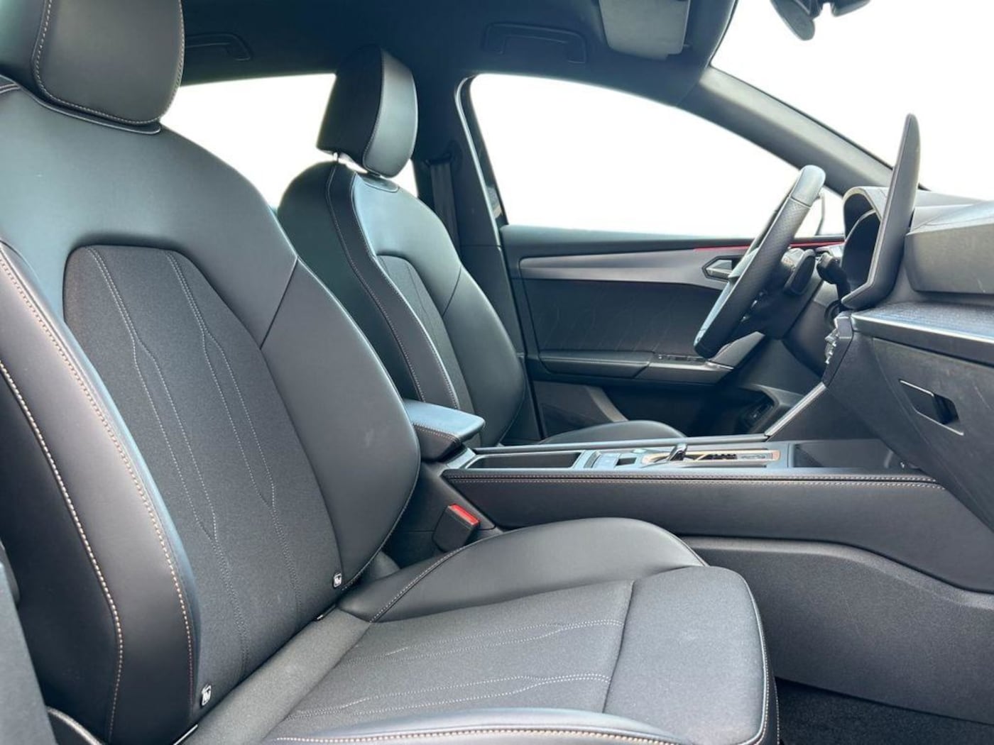 CUPRA Leon León 1.5 TSI e-Hybrid DSG 150 kW (204 CV) — photo 5