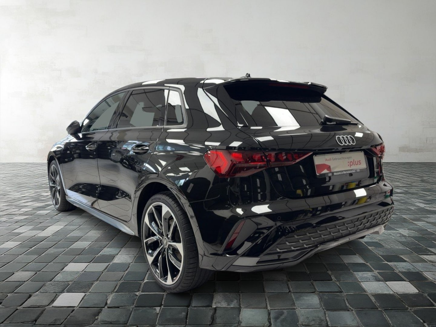 Bild über Audi A3 Sportback S line 40 TFSI quattro S tronic - für weitere Informationen kontaktieren Sie den Audi Partner