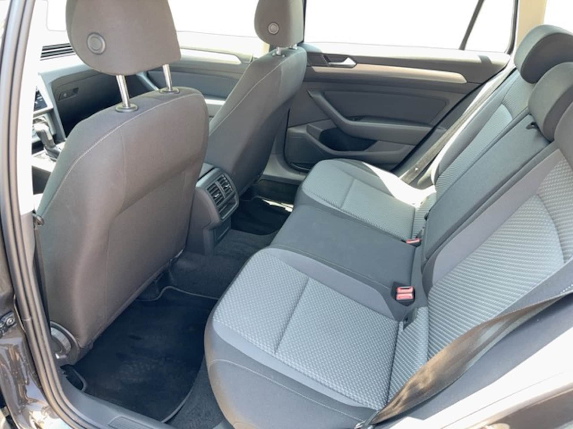 Volkswagen Passat Variant Basis-Modell