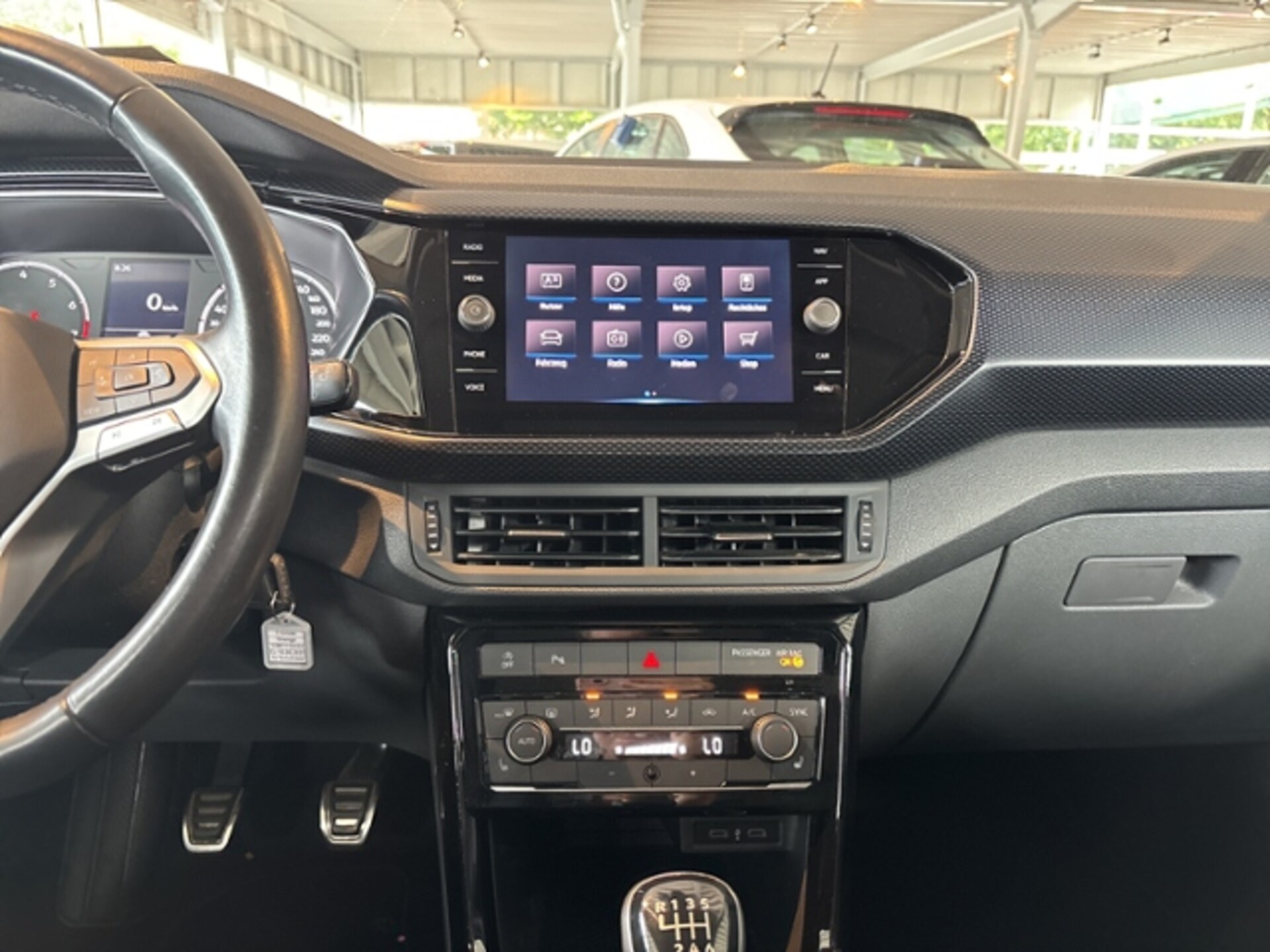 Volkswagen T-Cross United