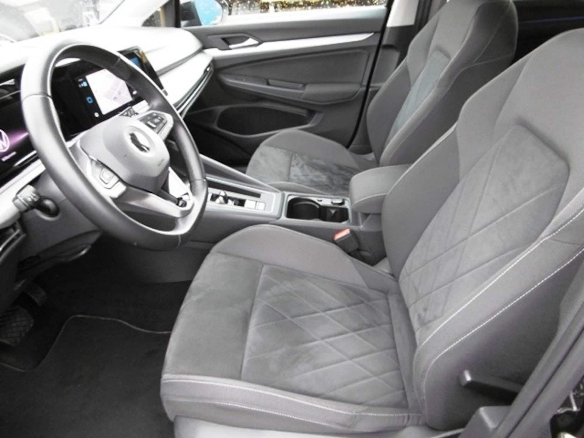 Volkswagen Golf Life