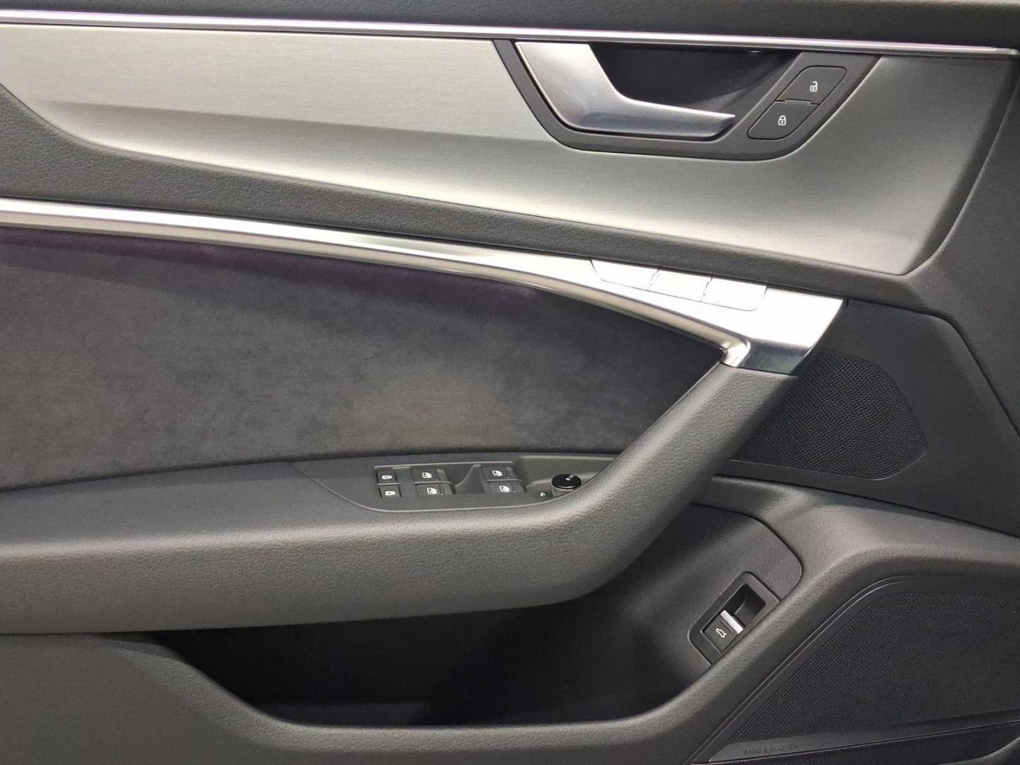 Bild über Audi S6 Avant TDI quattro tiptronic - für weitere Informationen kontaktieren Sie den Audi Partner