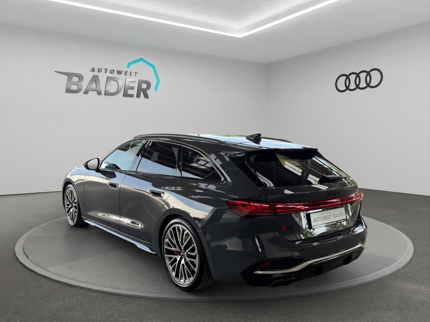 Bild über Audi A5 Avant TDI quattro 150 kW S tronic - für weitere Informationen kontaktieren Sie den Audi Partner