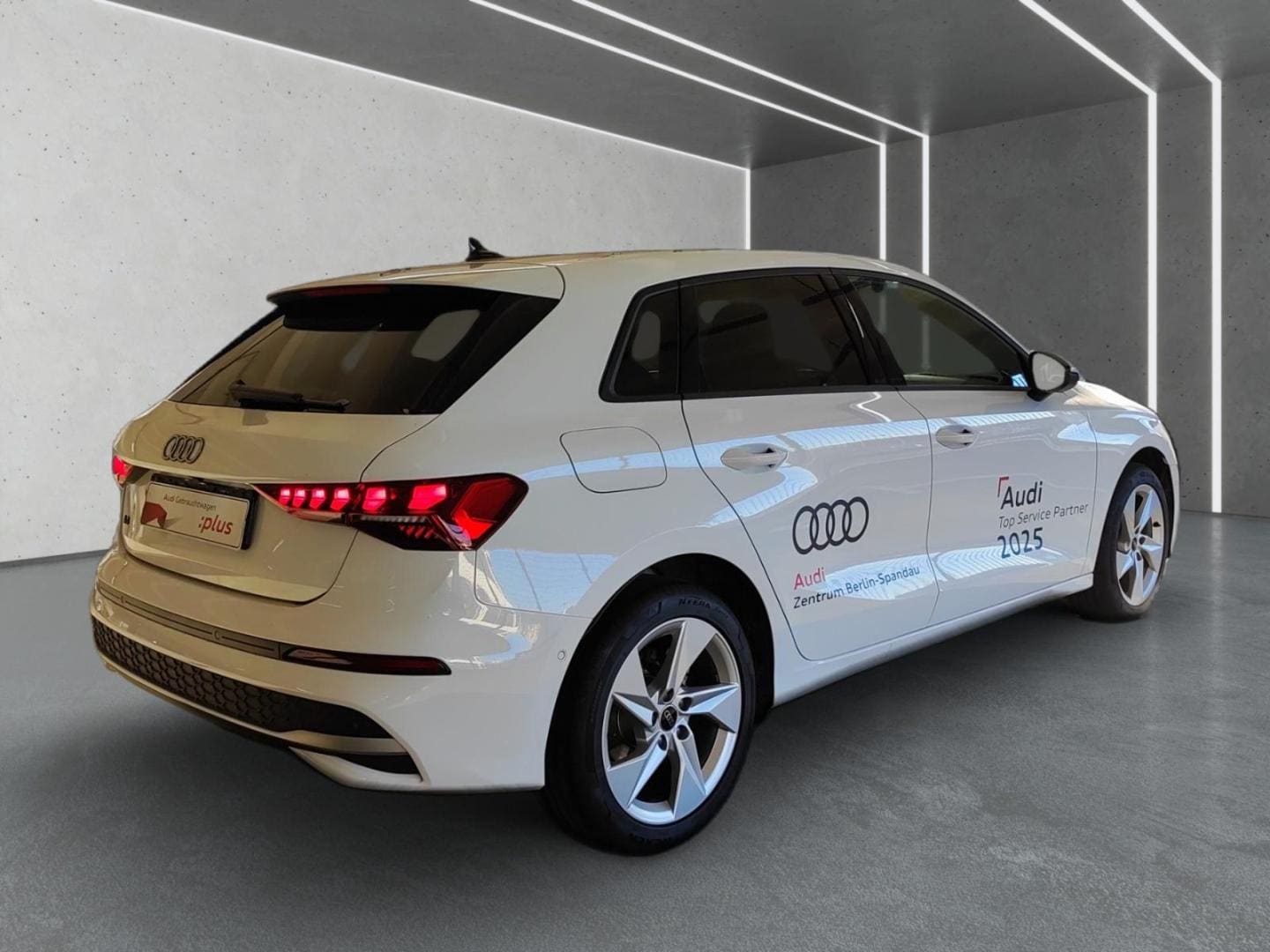 Bild über Audi A3 Sportback advanced 30 TFSI S tronic - für weitere Informationen kontaktieren Sie den Audi Partner
