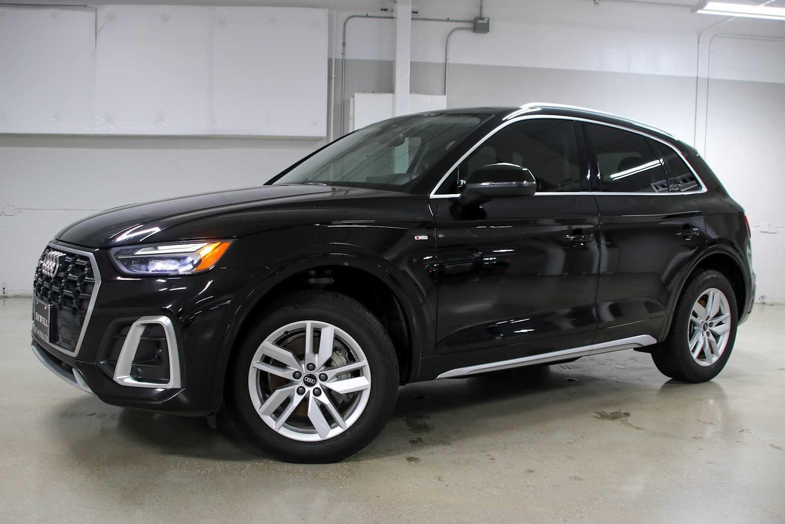 2022 Audi Q5 45 Premium's photo