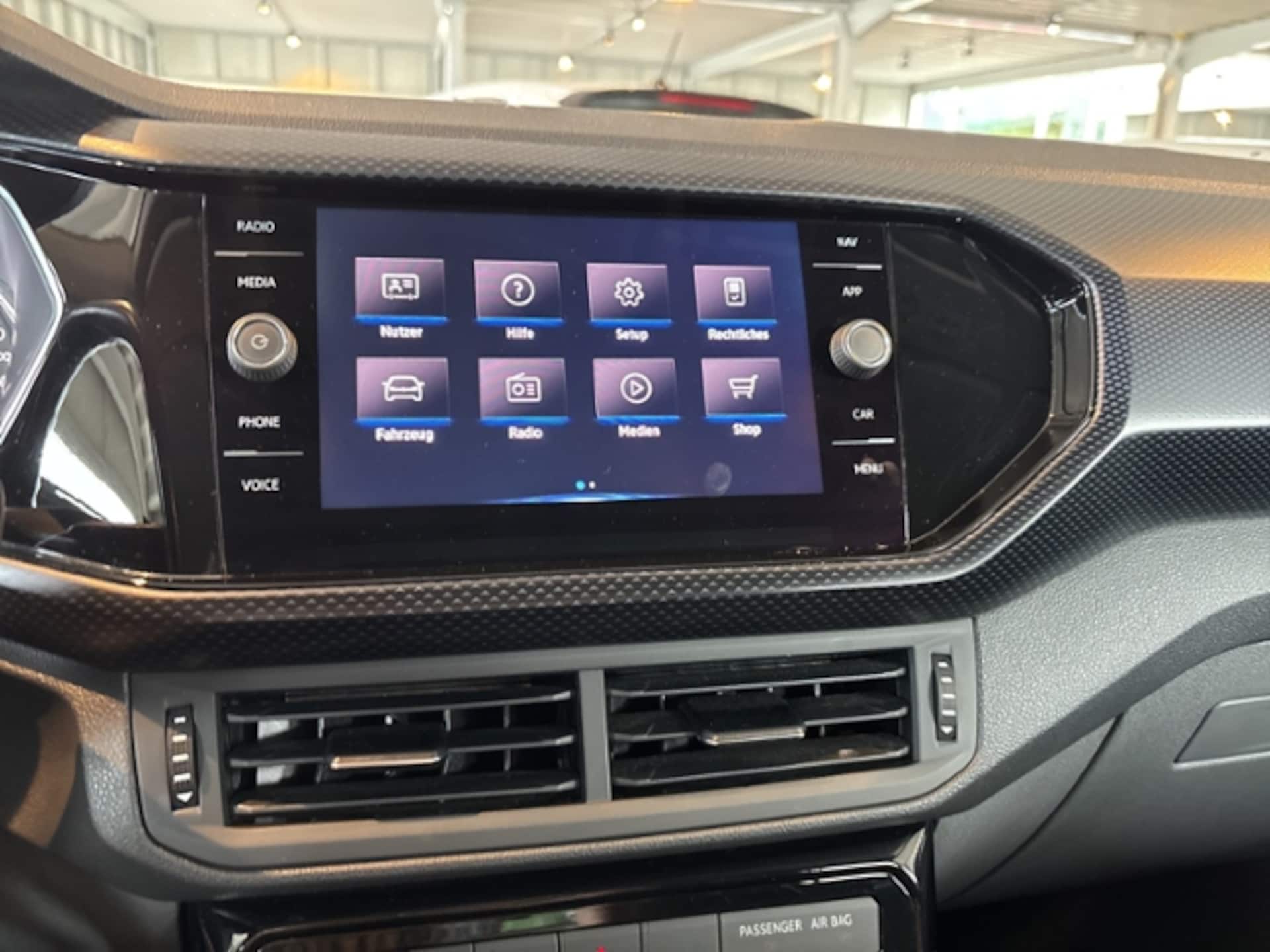 Volkswagen T-Cross United