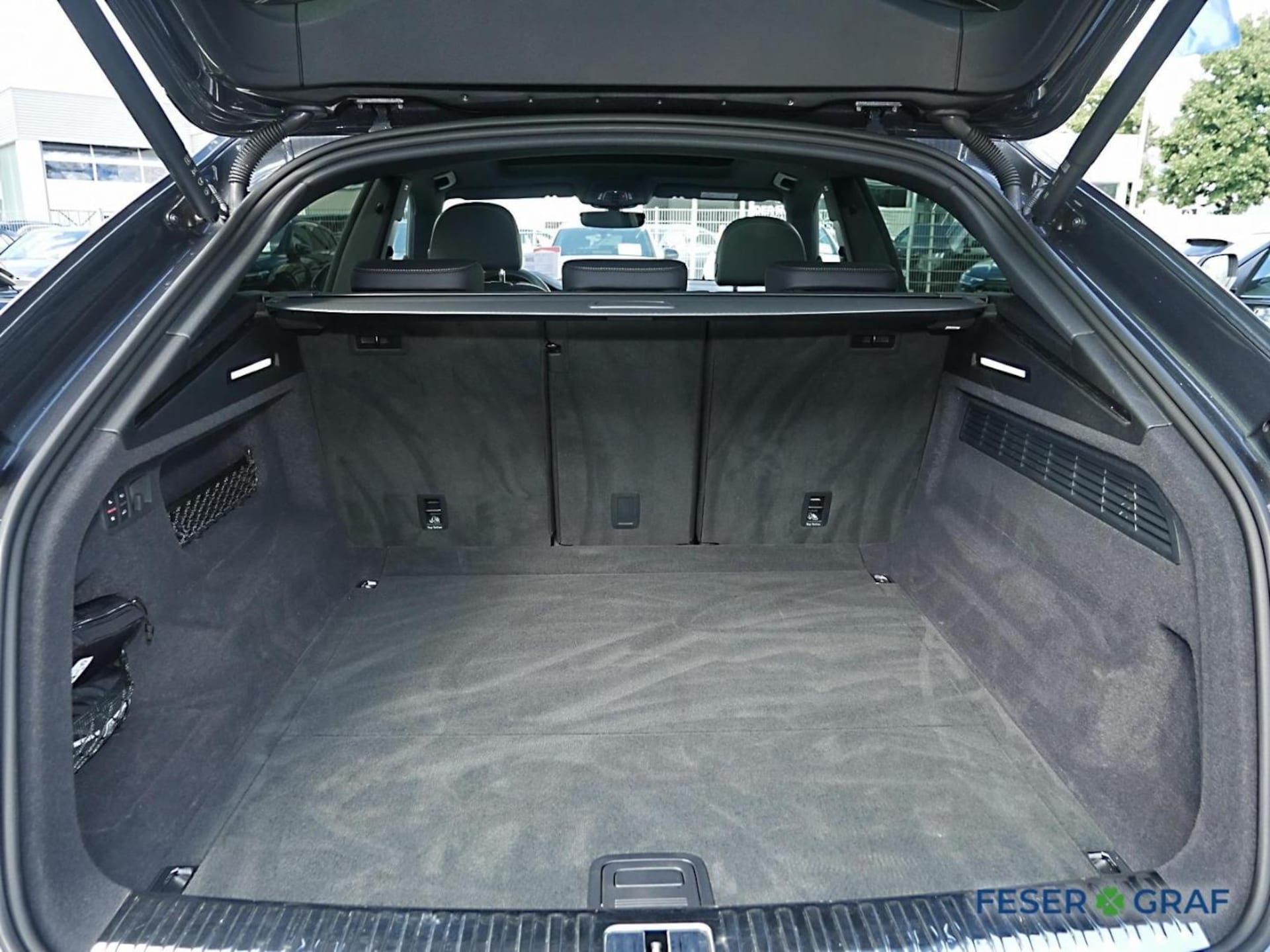 Audi SQ8 SUV