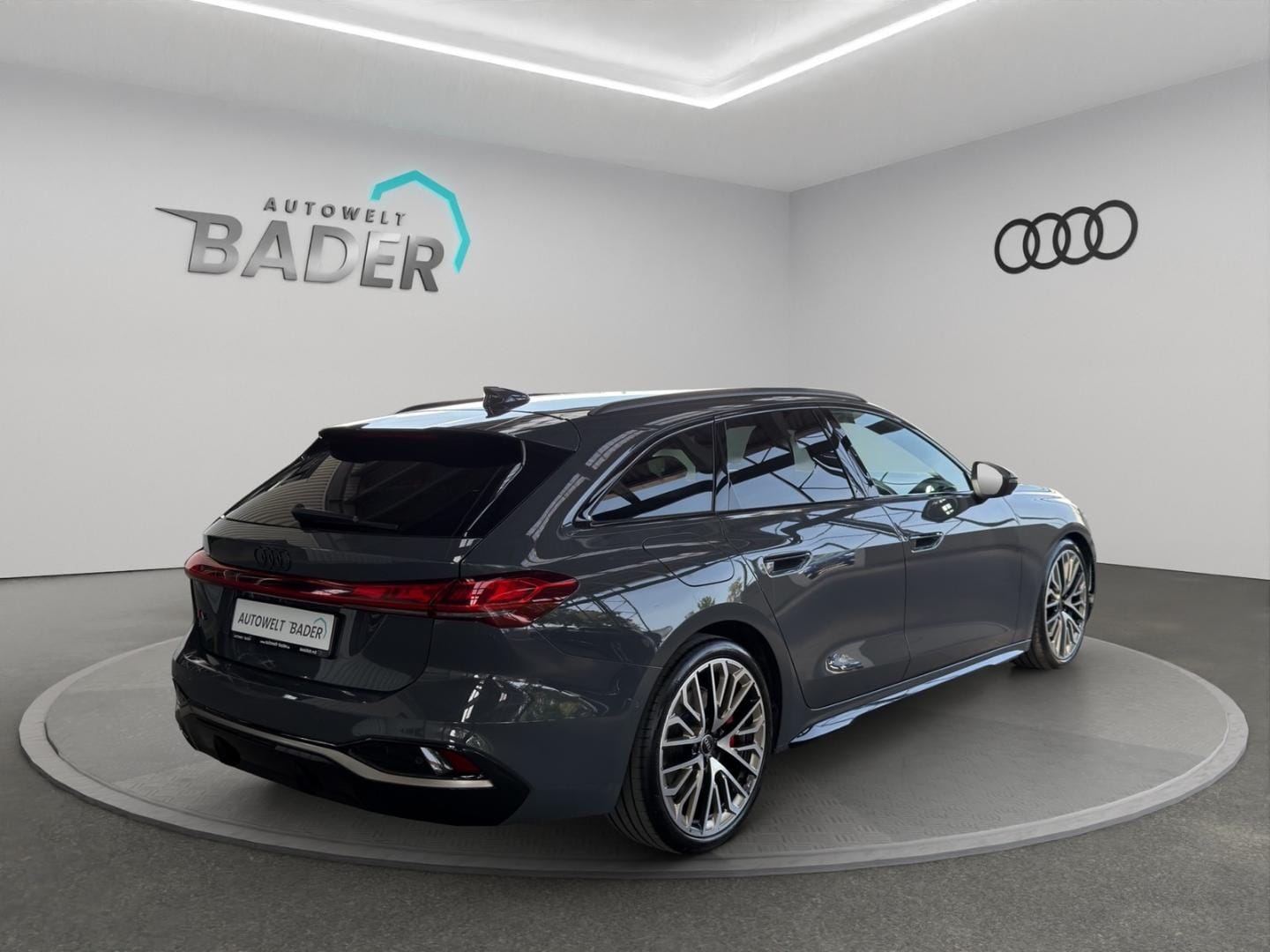 Bild über Audi A5 Avant TDI quattro 150 kW S tronic - für weitere Informationen kontaktieren Sie den Audi Partner