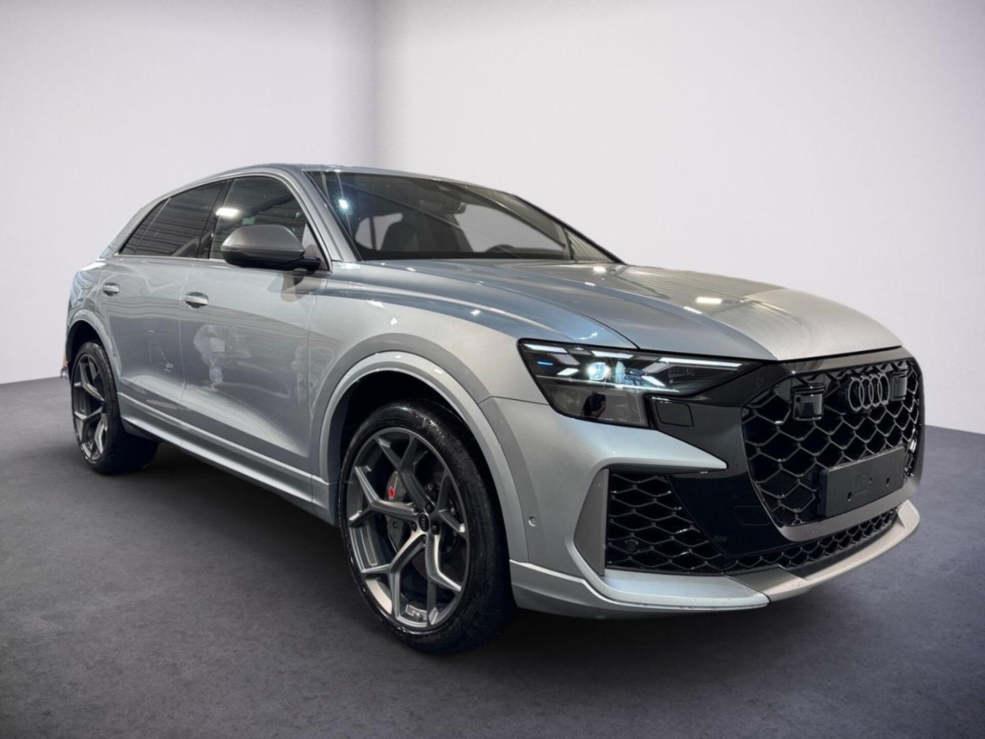 Audi RS Q8 SUV performance