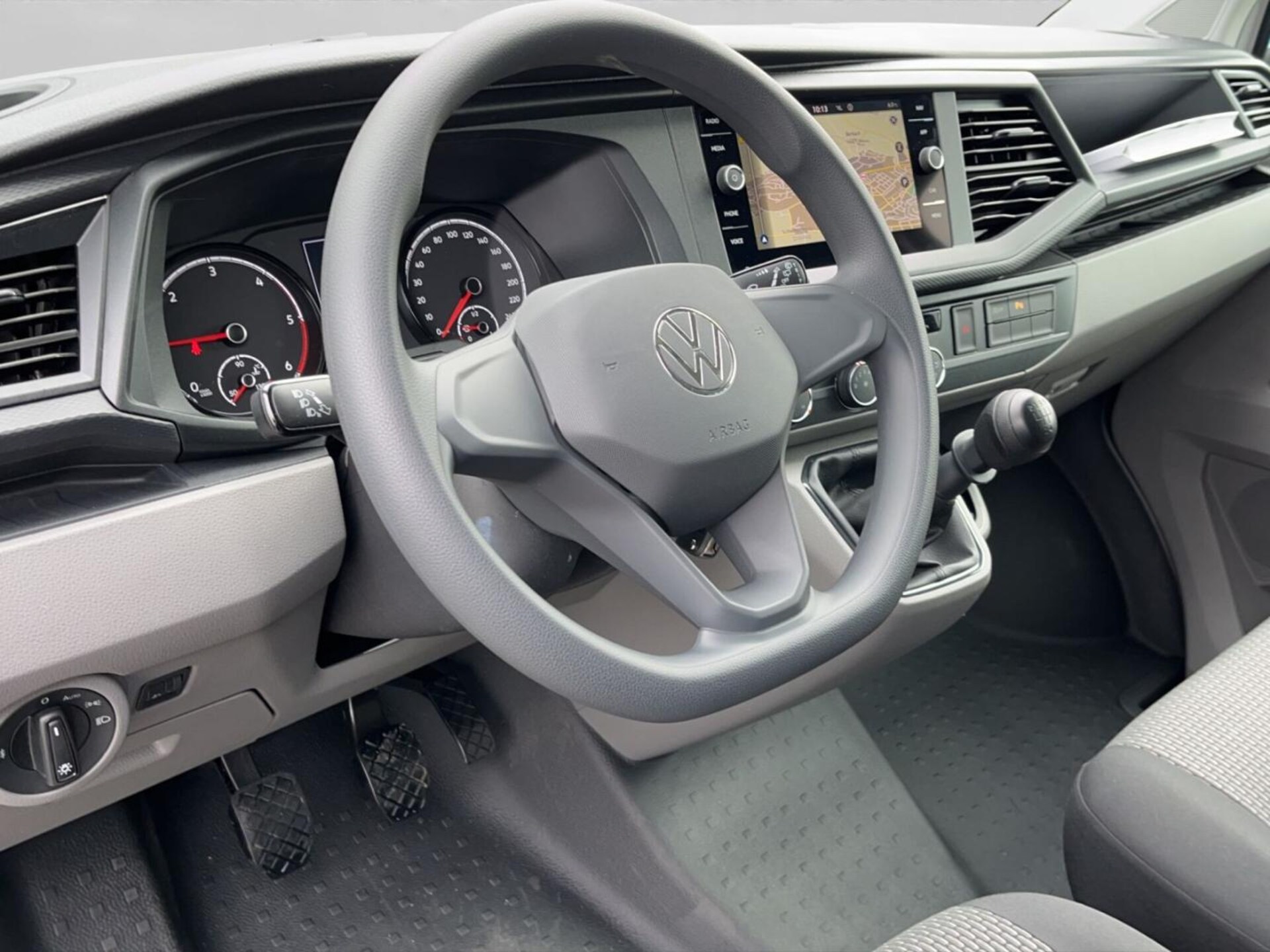 Volkswagen T6.1 Transporter Kombi langer Radstand