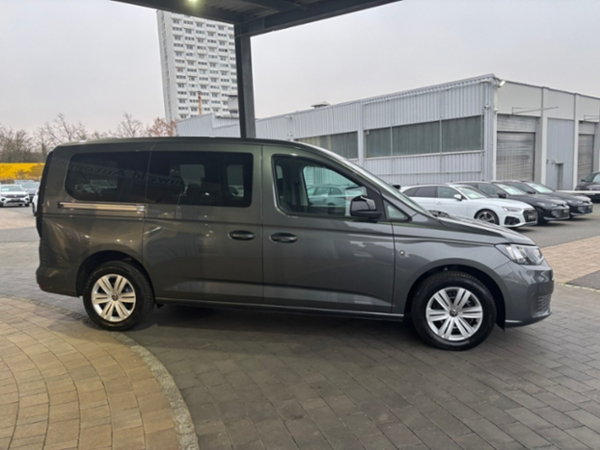 Volkswagen Caddy Maxi Basis-Modell