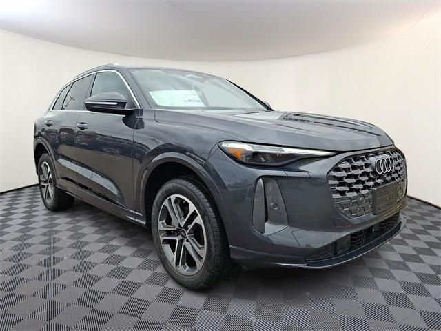 2025 Audi Q5 45 Premium Plus's photo