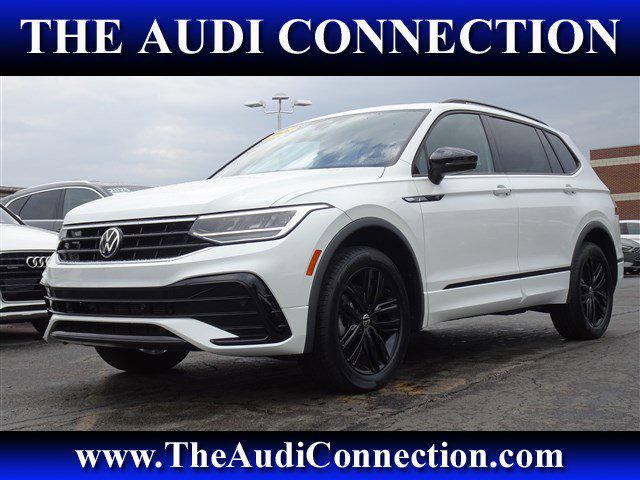 2022 Volkswagen Tiguan 2.0T SE R-Line Black 4Motion's photo
