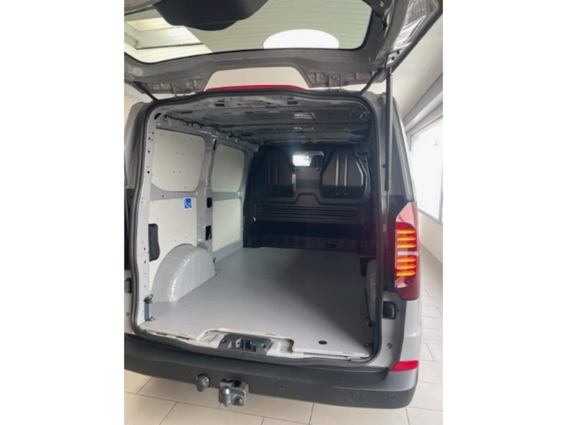 Volkswagen Transporter Kasten kurzer Radstand