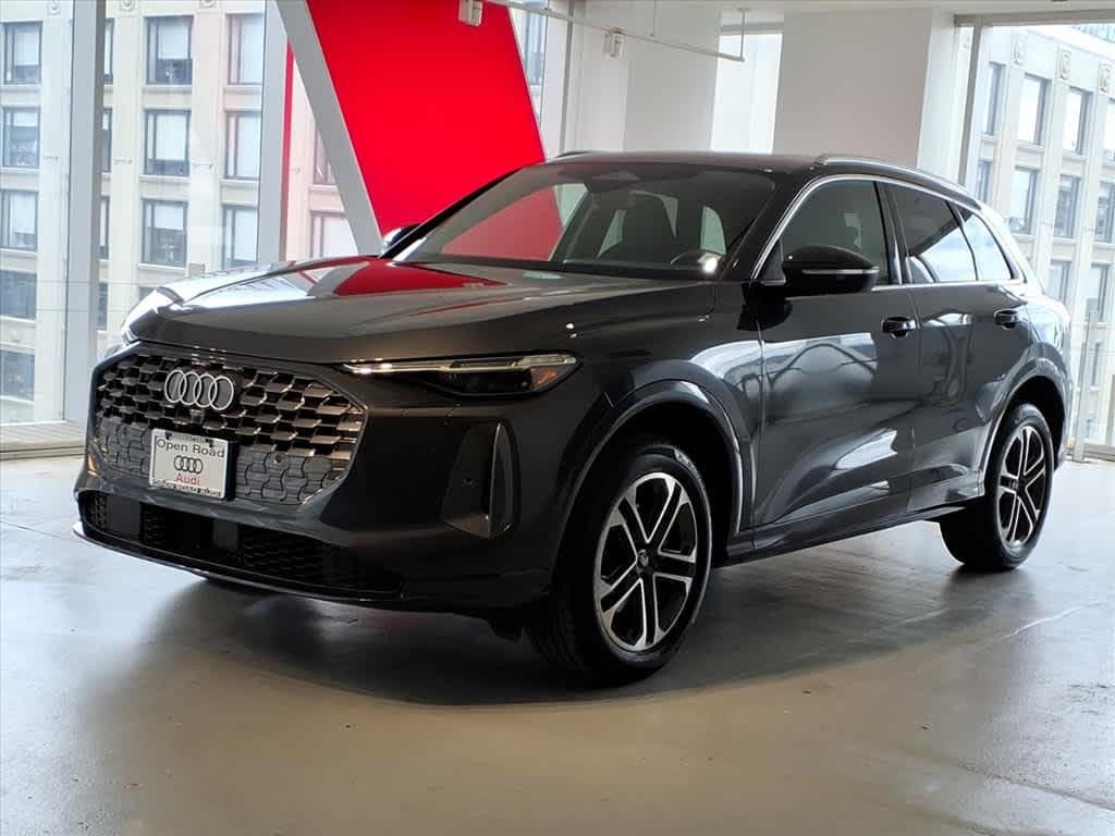 2025 Audi Q5 40 Premium Plus's photo