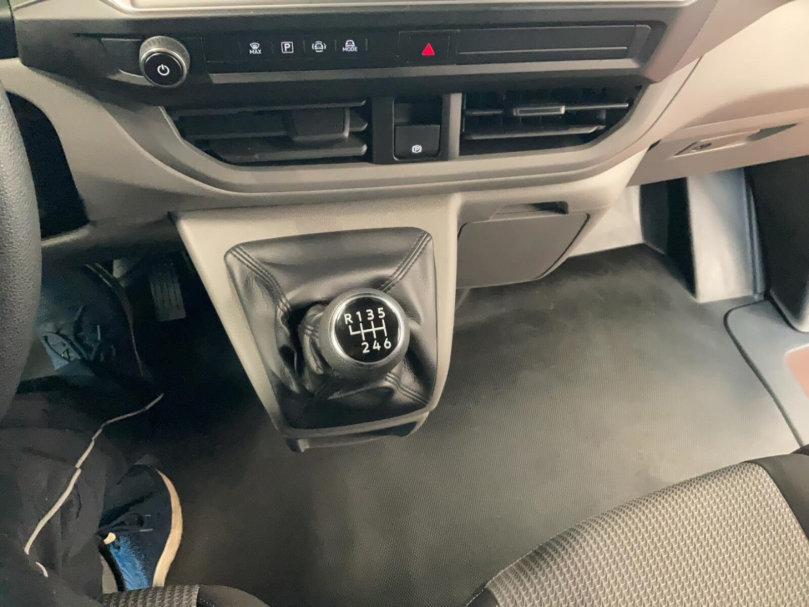 Volkswagen Transporter Kasten langer Radstand – Bild 15