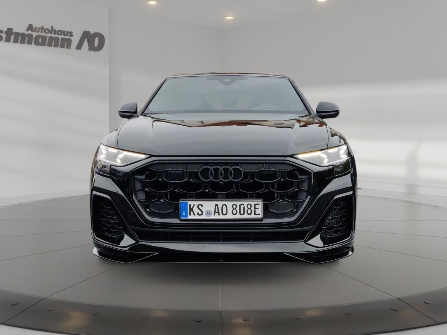 Bild über Audi Q8 SUV TFSI e S line business TFSI e quattro 360 kW tiptronic - für weitere Informationen kontaktieren Sie den Audi Partner