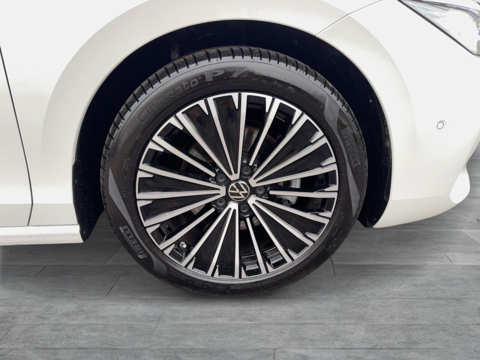 Volkswagen Passat – Bild 8