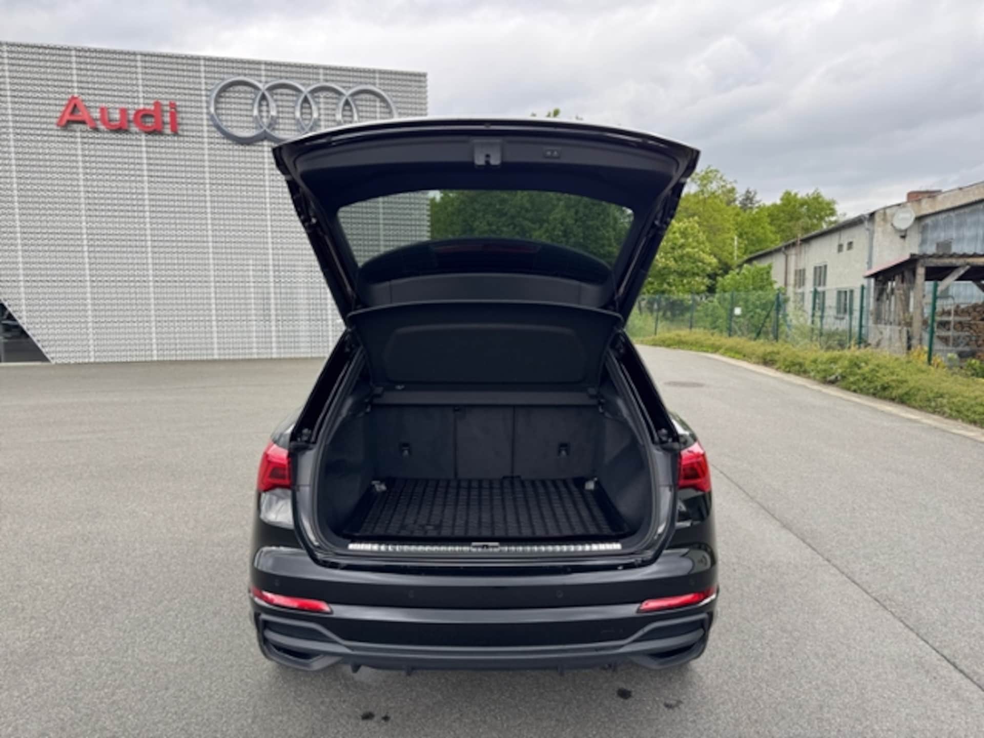 Audi Q3 SUV S line