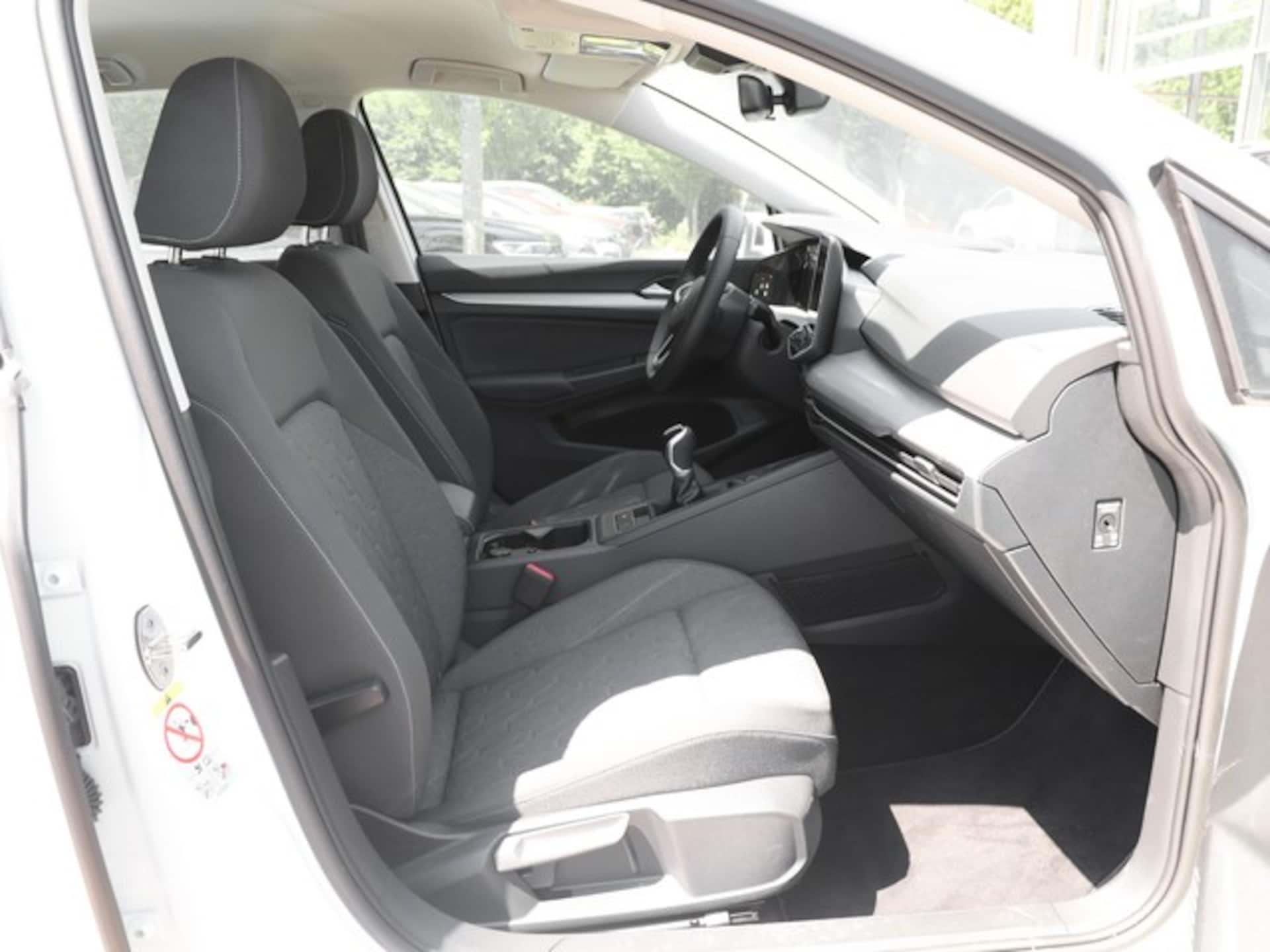 Volkswagen Golf Life