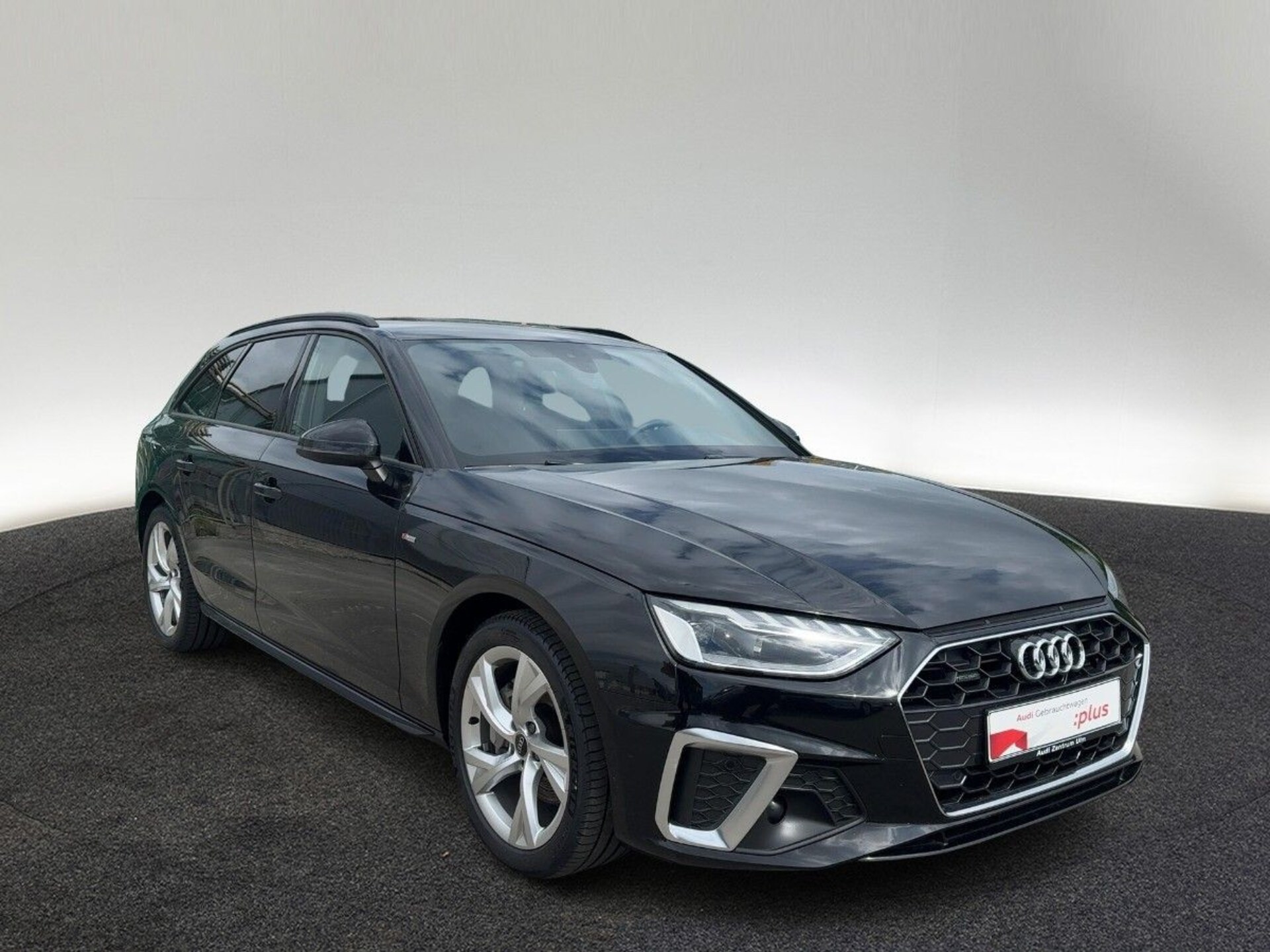 Audi A4 Avant S line