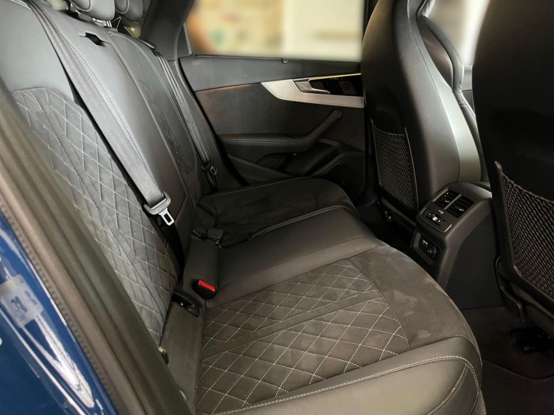Audi A4 Avant S line