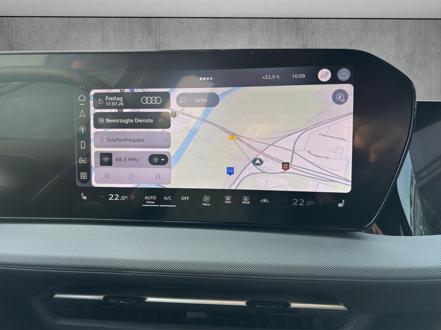 Bild über Audi Q4 SUV e-tron e-tron quattro performance 250 kW - für weitere Informationen kontaktieren Sie den Audi Partner