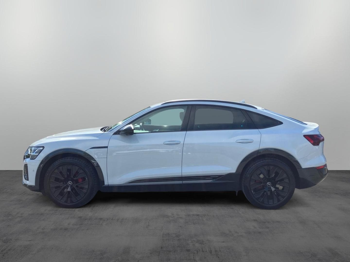 Bild über Audi Q8 Sportback e-tron S line 55 e-tron quattro - für weitere Informationen kontaktieren Sie den Audi Partner