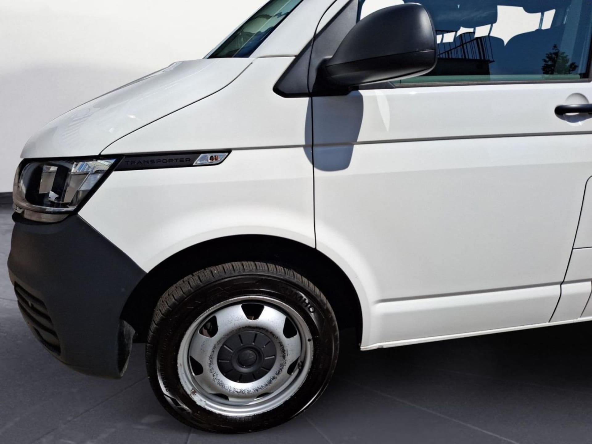 Volkswagen T6.1 Transporter Kombi langer Radstand