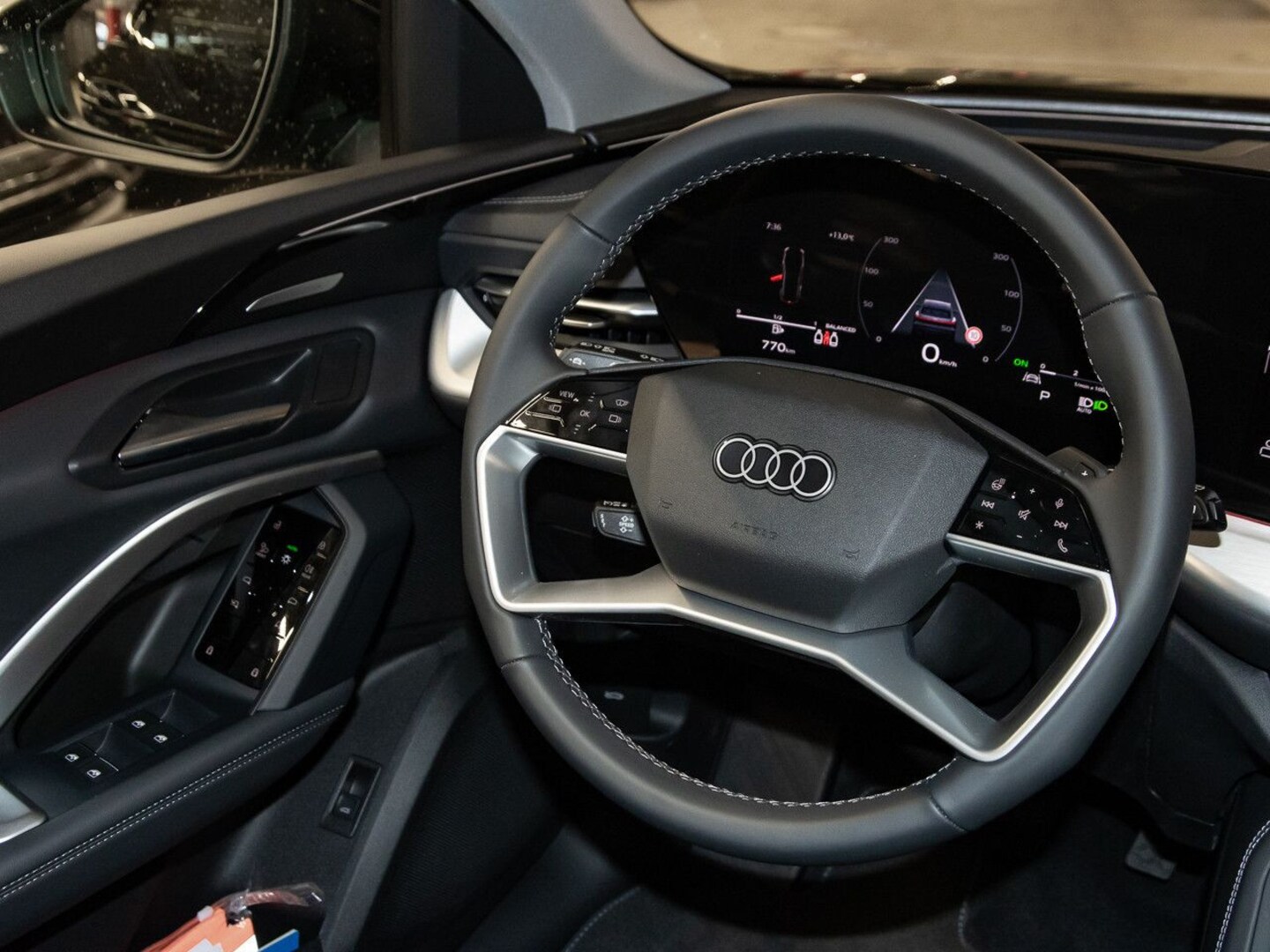 Bild über Audi Q5 SUV TDI quattro 150 kW S tronic - für weitere Informationen kontaktieren Sie den Audi Partner