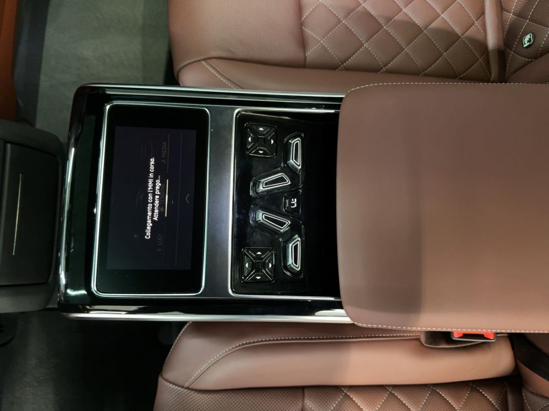 Audi A8 TFSI e