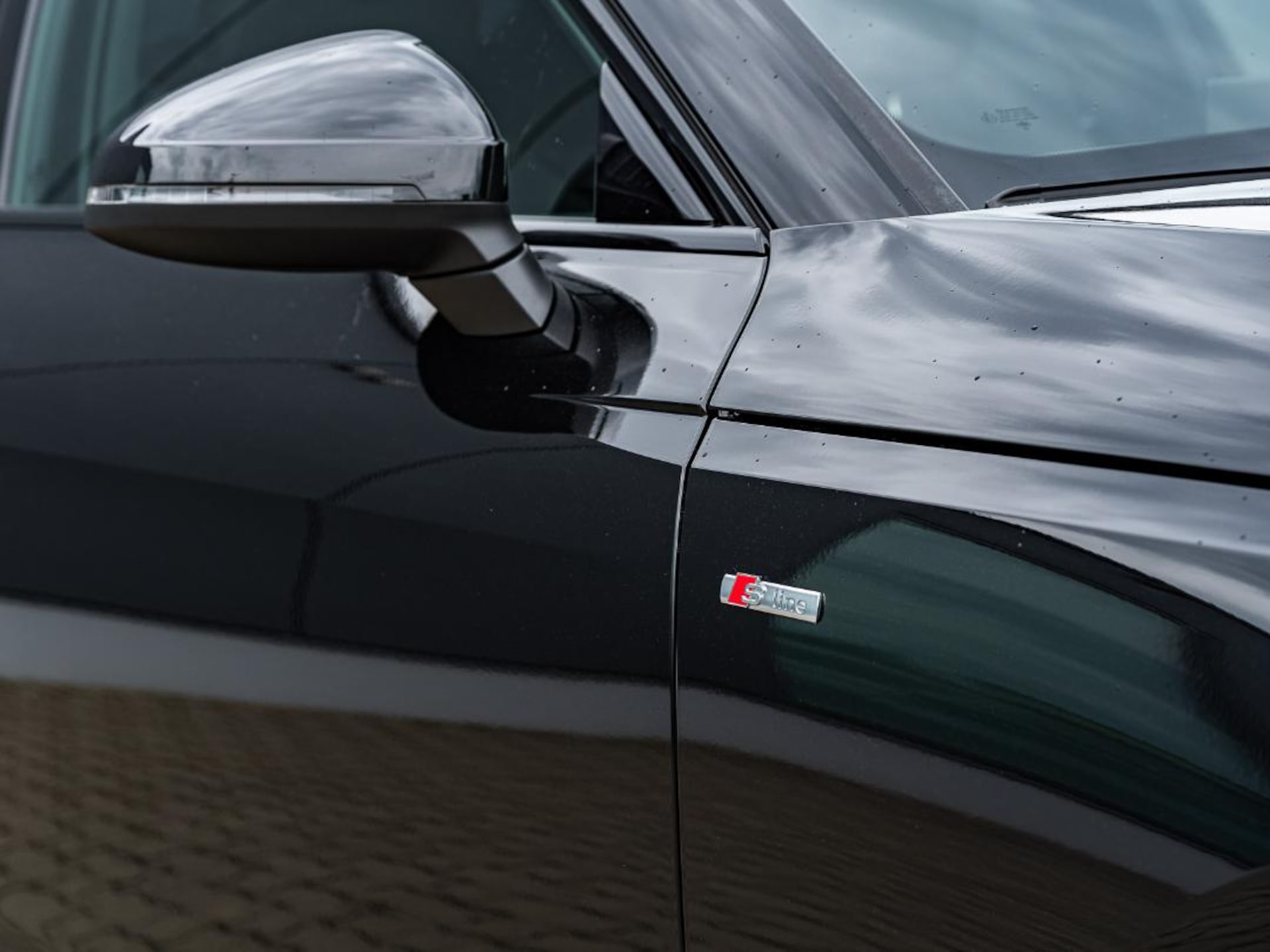Audi A4 Limousine S line