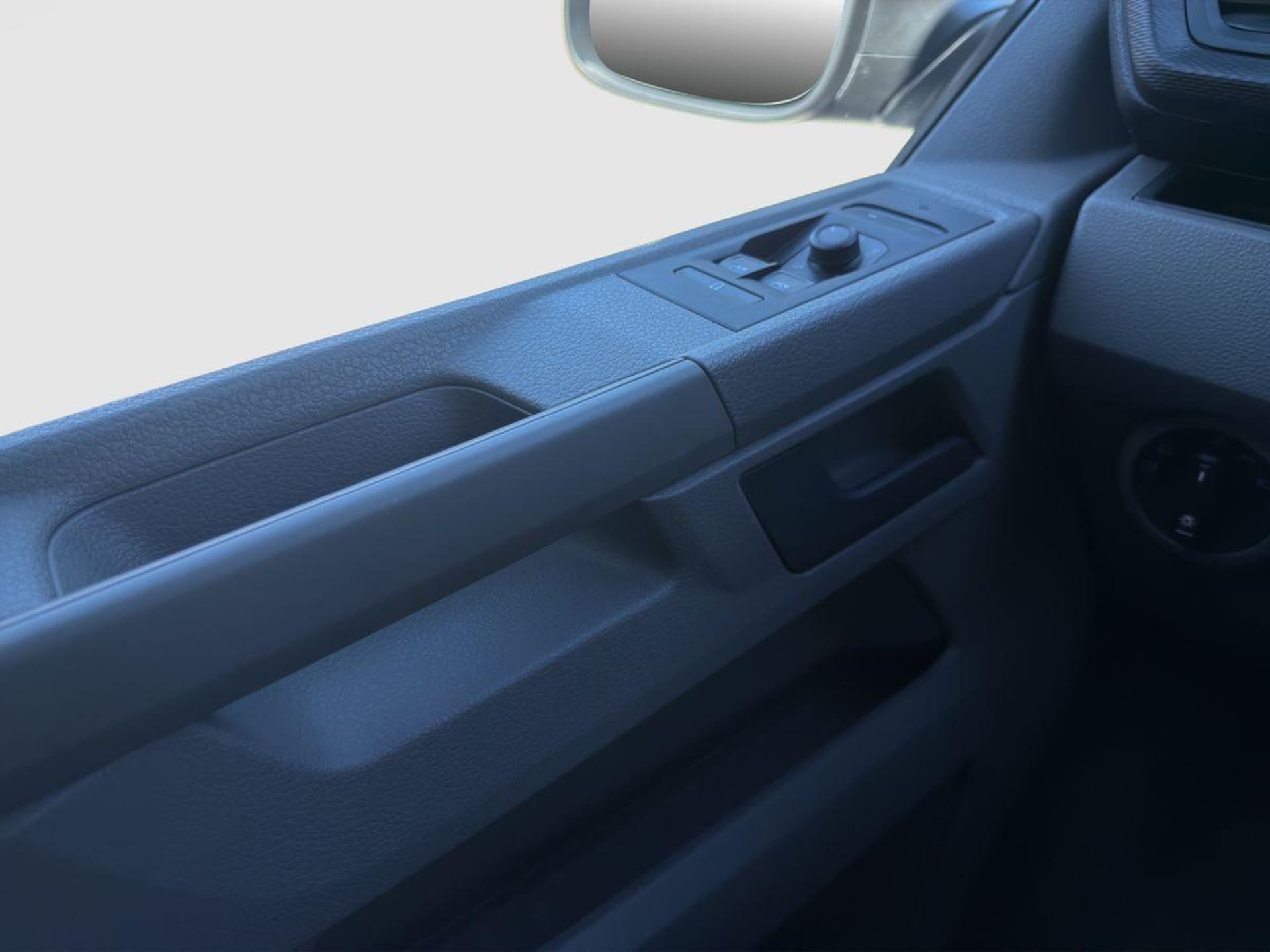 Volkswagen T6.1 Transporter Kasten kurzer Radstand