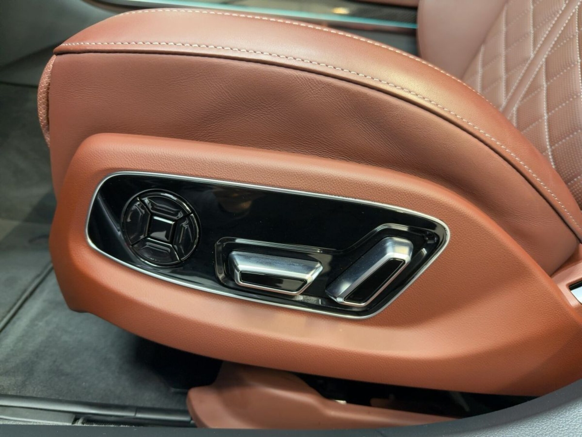 Audi A8 TFSI e