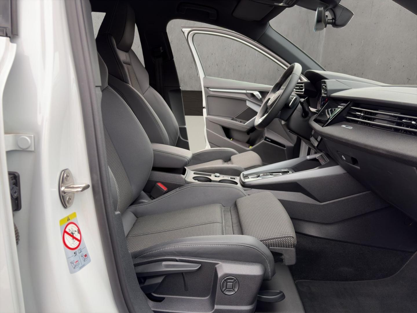 Bild über Audi A3 Sportback S line 35 TFSI S tronic - für weitere Informationen kontaktieren Sie den Audi Partner