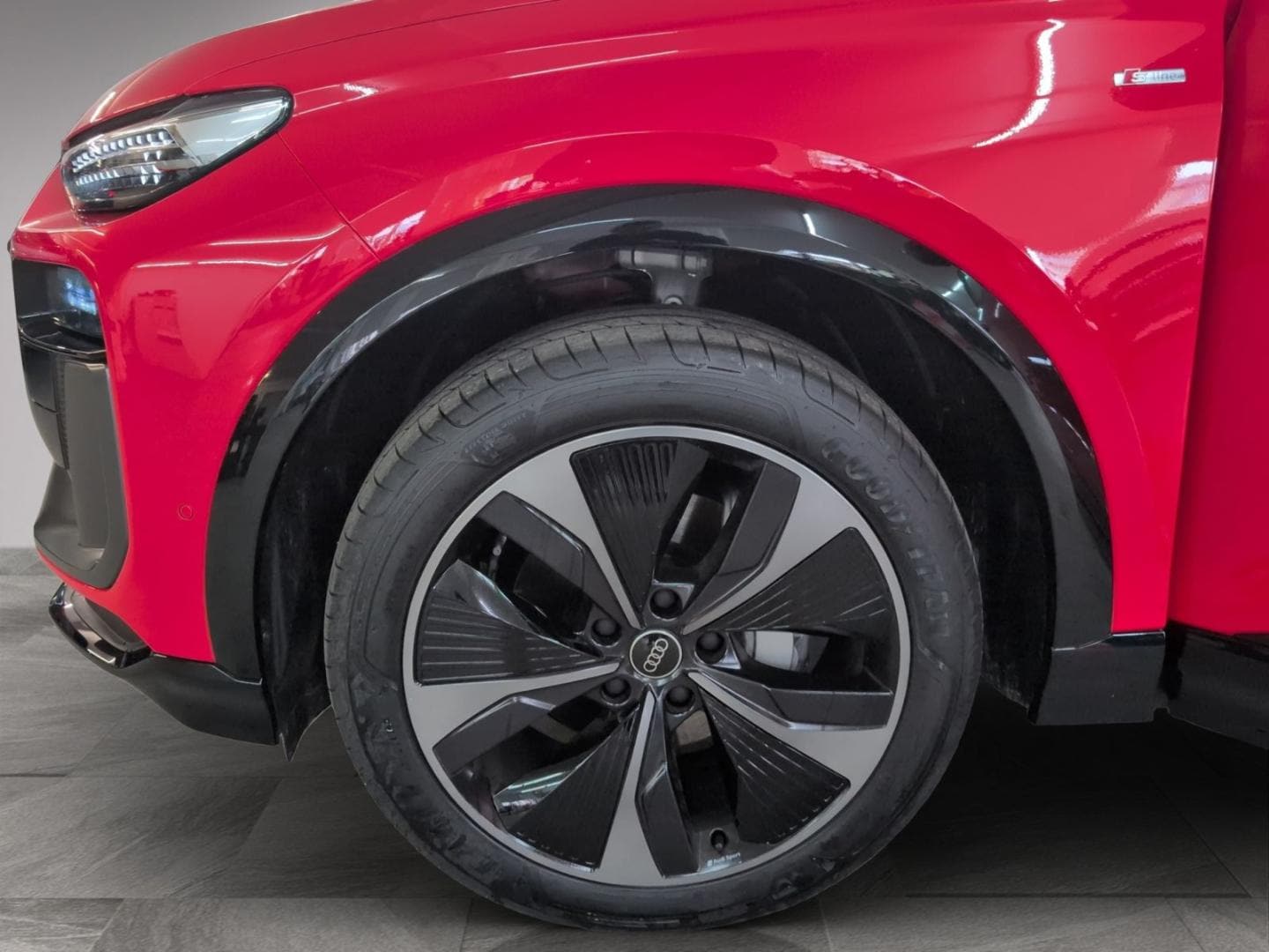 Bild über Audi Q6 SUV e-tron S line business e-tron performance 225 kW - für weitere Informationen kontaktieren Sie den Audi Partner