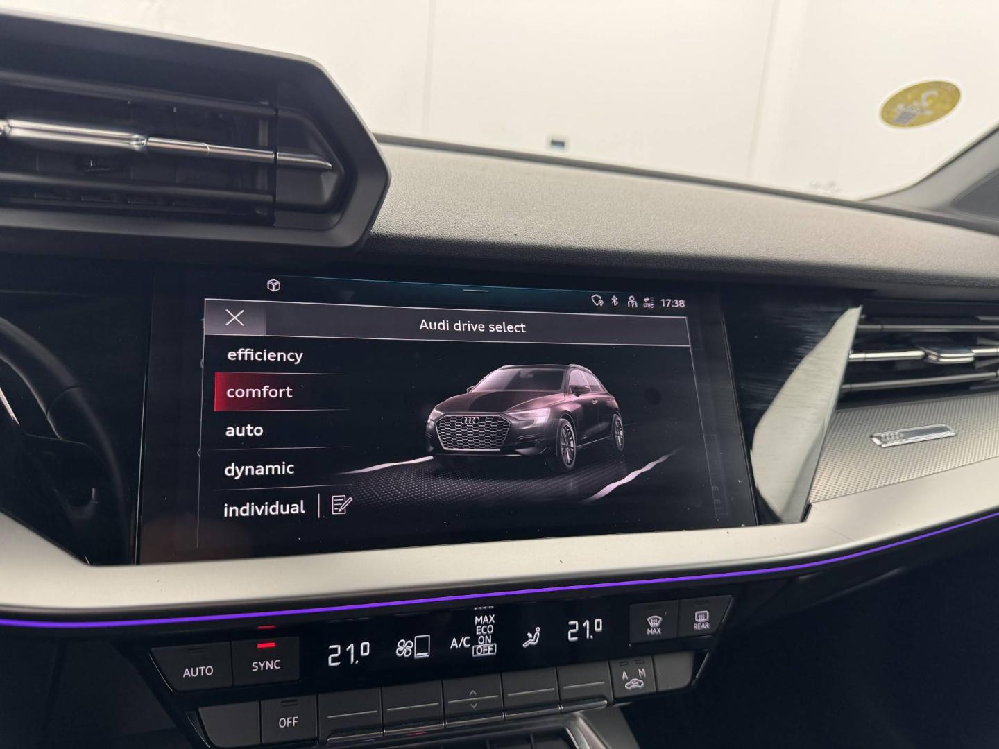 Image about Audi A3 Sportback Design Luxe 35 TDI 110 kW (150 ch) S tronic