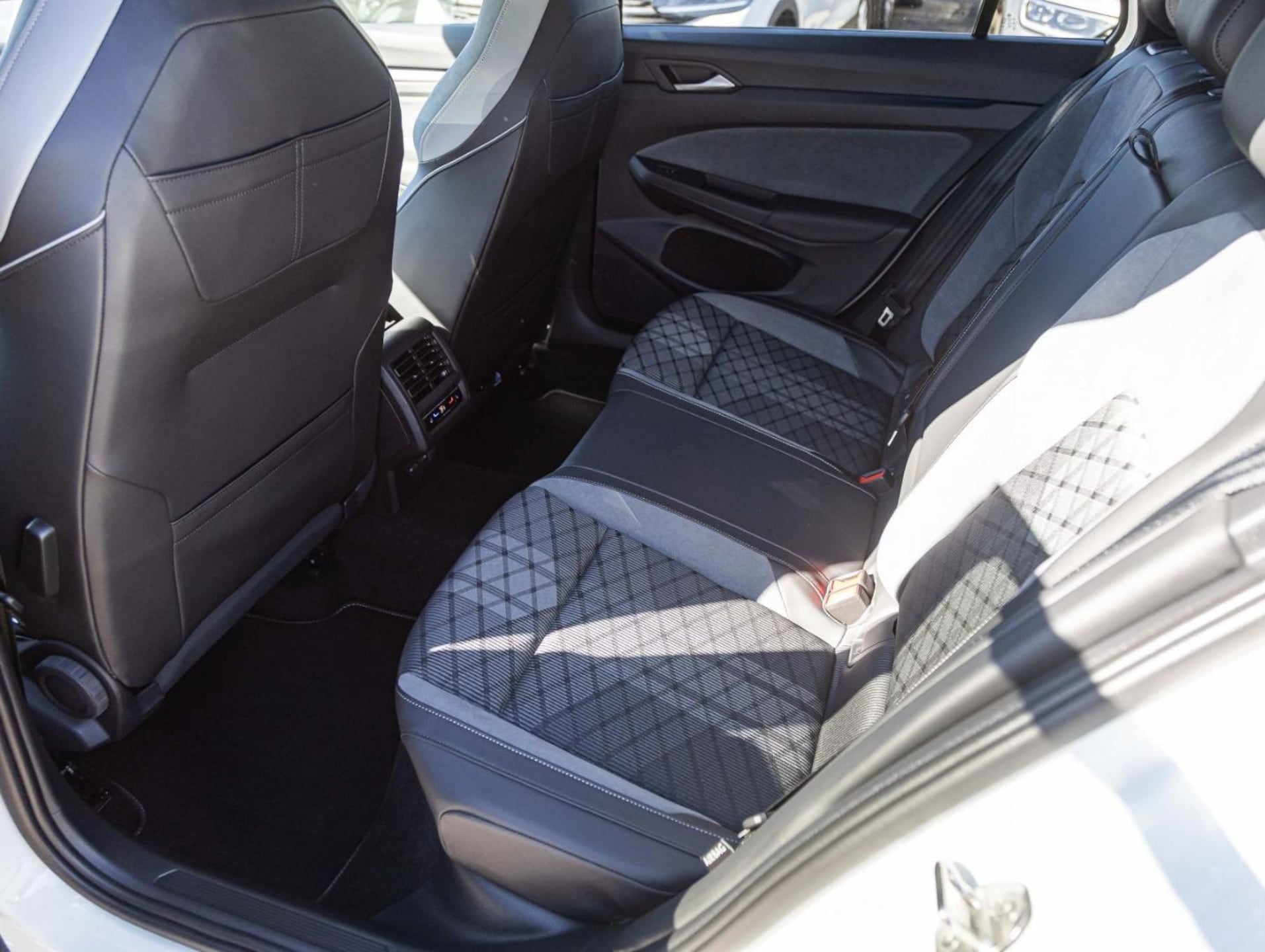 Volkswagen Golf Variant R-Line