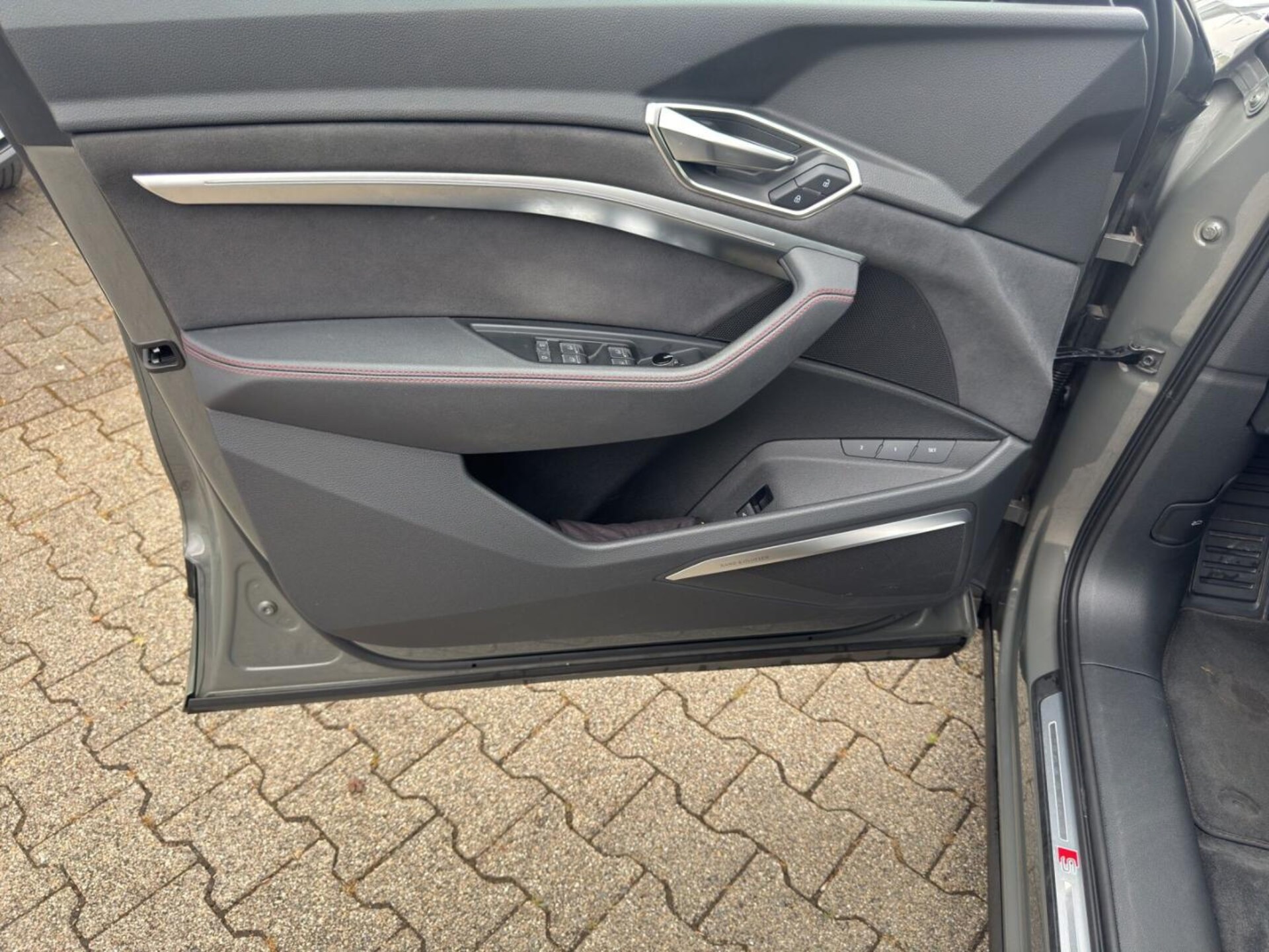 Audi Q8 e-tron S line
